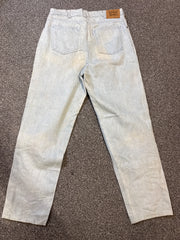 Levi’s Women’s Vintage White Tab Light Blue Faded Relaxed Fit Jeans – P437