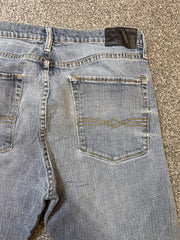 Levi’s Women’s Denizaine Slim Straight Fit Jeans – P422