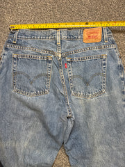 Levi’s Women’s 550 Classic Relaxed Fit Blue Jeans – P399