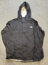 The North Face Men’s Lightweight Nylon Windbreaker Jacket – P547