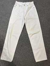 Levi’s Women’s 881 Vintage Orange Tab White High-Waisted Regular Fit Jeans – P432