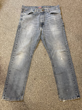 Levi’s Women’s Denizaine Slim Straight Fit Jeans – P422