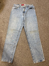 Levi’s Women’s 550 Classic Relaxed Fit Tapered Leg Jeans – P414