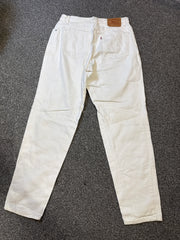 Levi’s Women’s 550 Relaxed Fit Tapered Leg White Jeans – P418