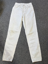 Levi’s Women’s 550 White Denim Jeans – P420