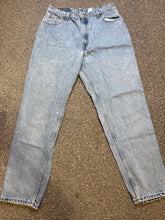 Levi’s Women’s 550 Relaxed Fit Tapered Leg Blue Jeans – P394