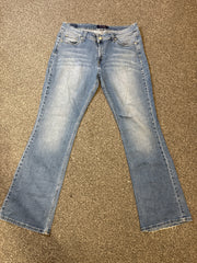 Levi’s Women’s 518 Super Low Flare Jeans with Embroidered Back – P447