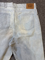 Levi’s Women’s Vintage White Tab Light Blue Faded Relaxed Fit Jeans – P437