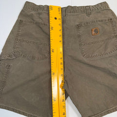 Beige Carhartt shorts with carpenter hook