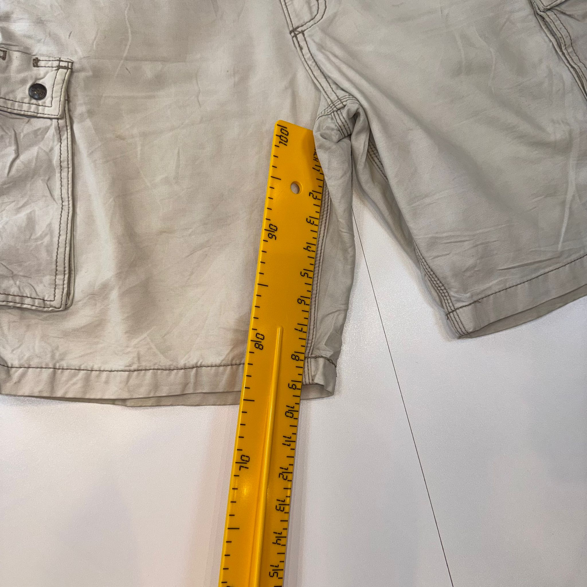 Carhartt Relaxed Fit Cargo Shorts – Beige/Cream – Size 42