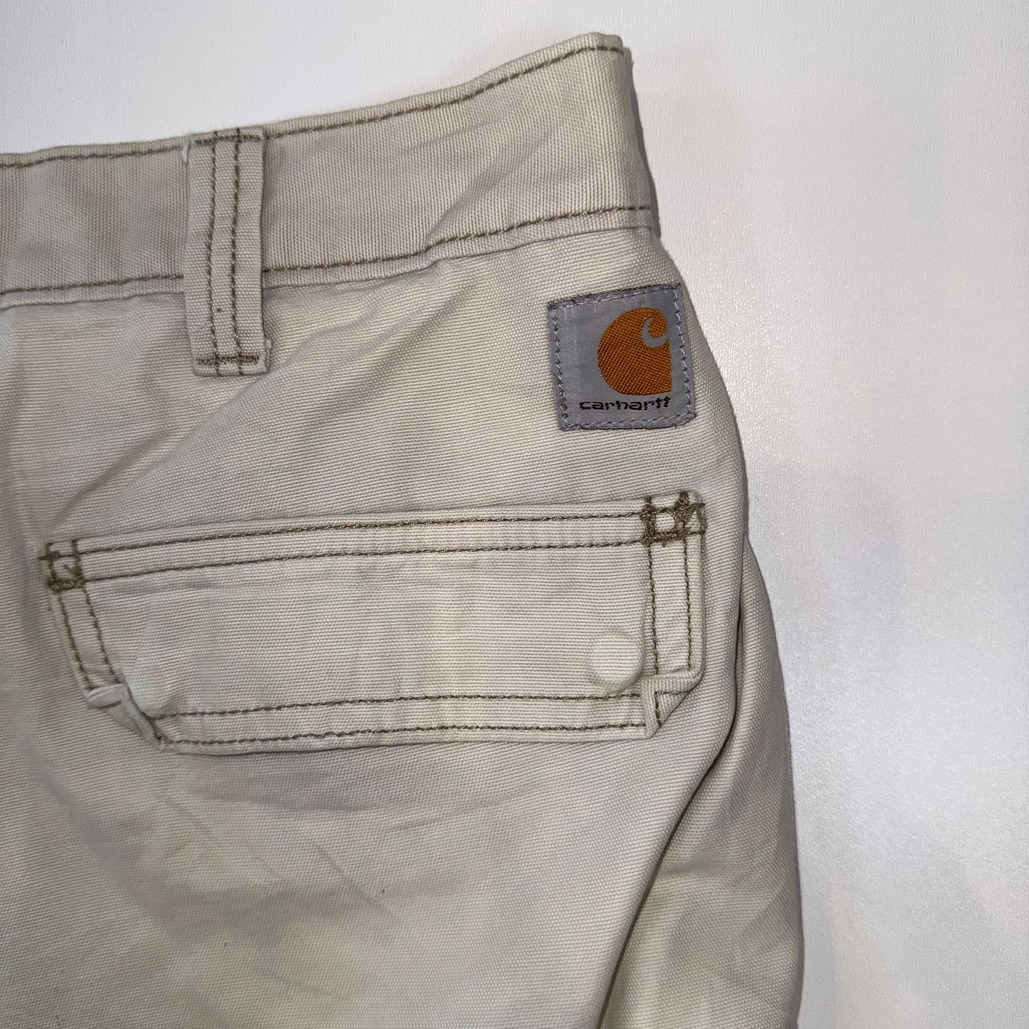 Carhartt Relaxed Fit Cargo Shorts – Beige/Cream – Size 42
