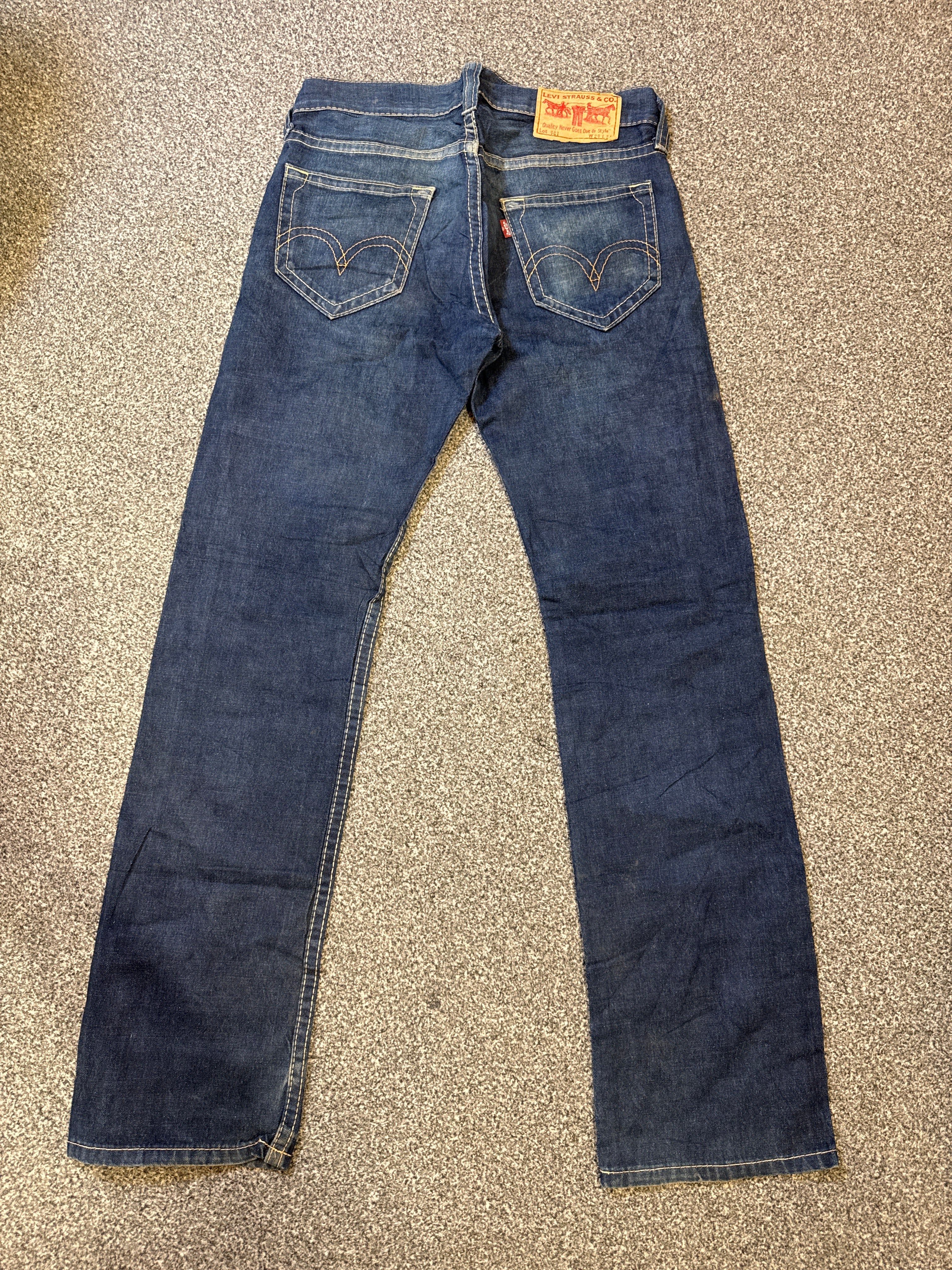 Levi’s Women’s 901 Dark Blue Jeans with White Stitching – P417