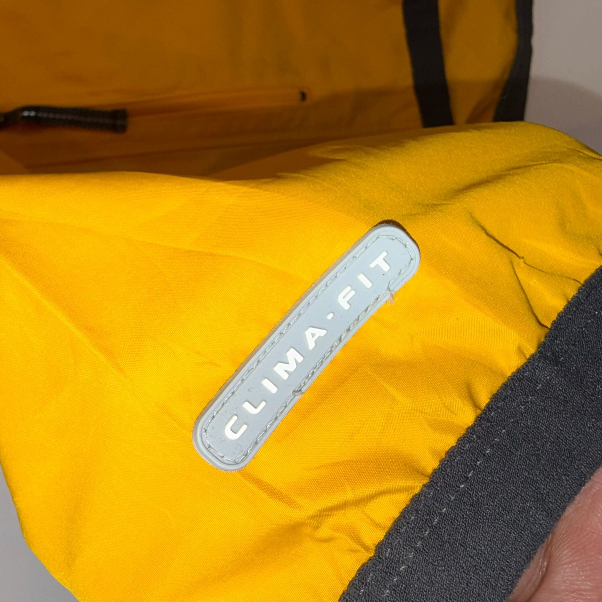 Vintage Nike Clima-Fit Lightweight Jacket – Yellow – Men’s Medium