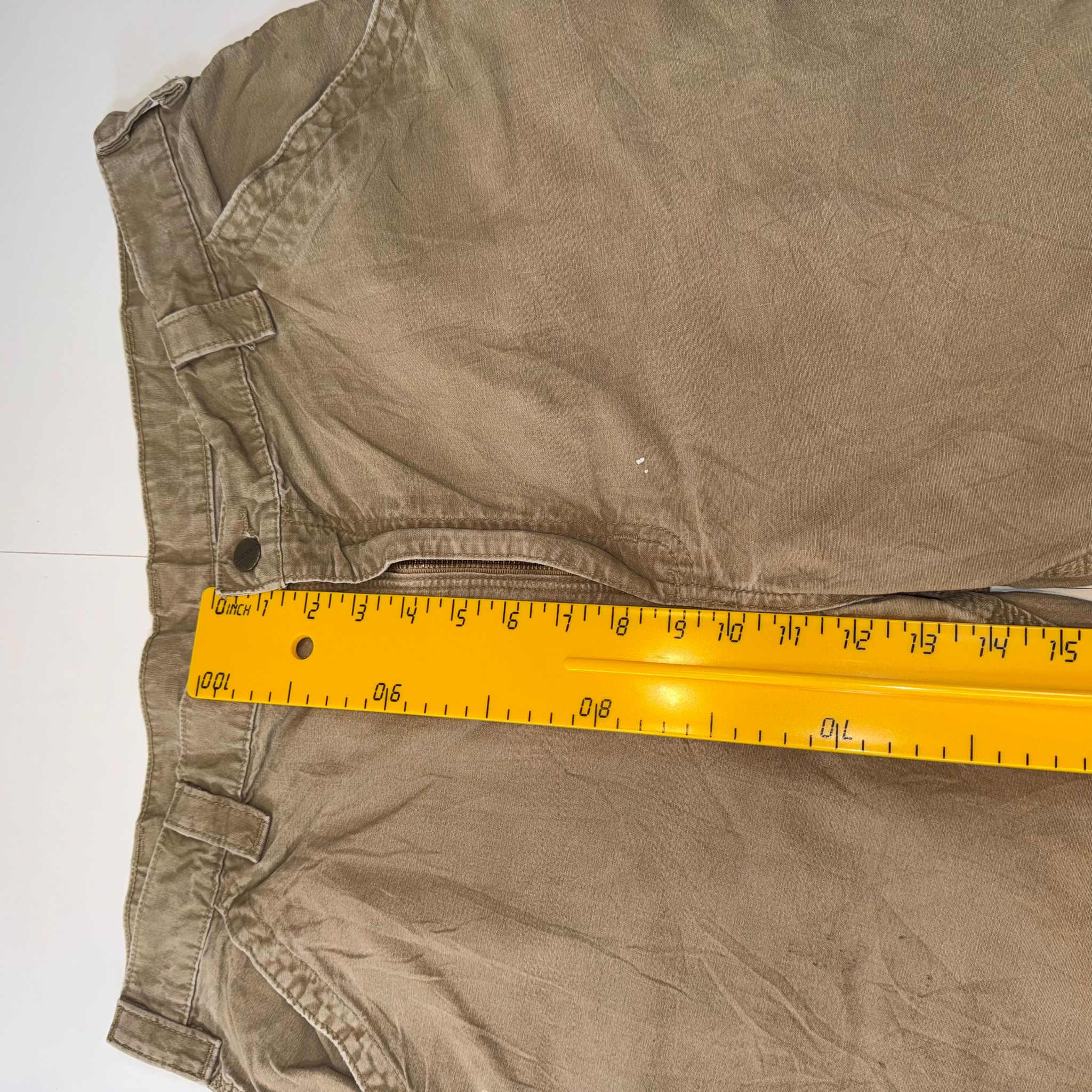 Vintage Carhartt Cargo Shorts Beige Relaxed Fit Utility Workwear Men’s W40