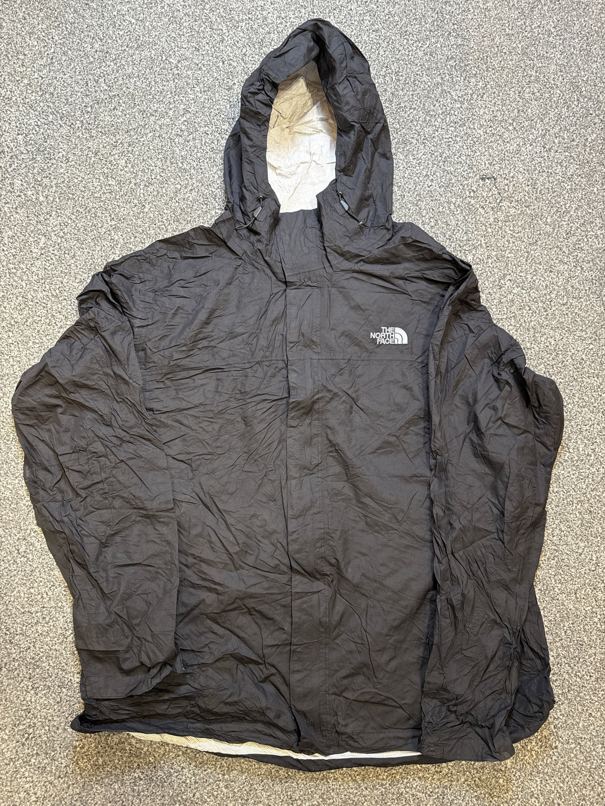 The North Face Men’s Lightweight Nylon Windbreaker Jacket – P547