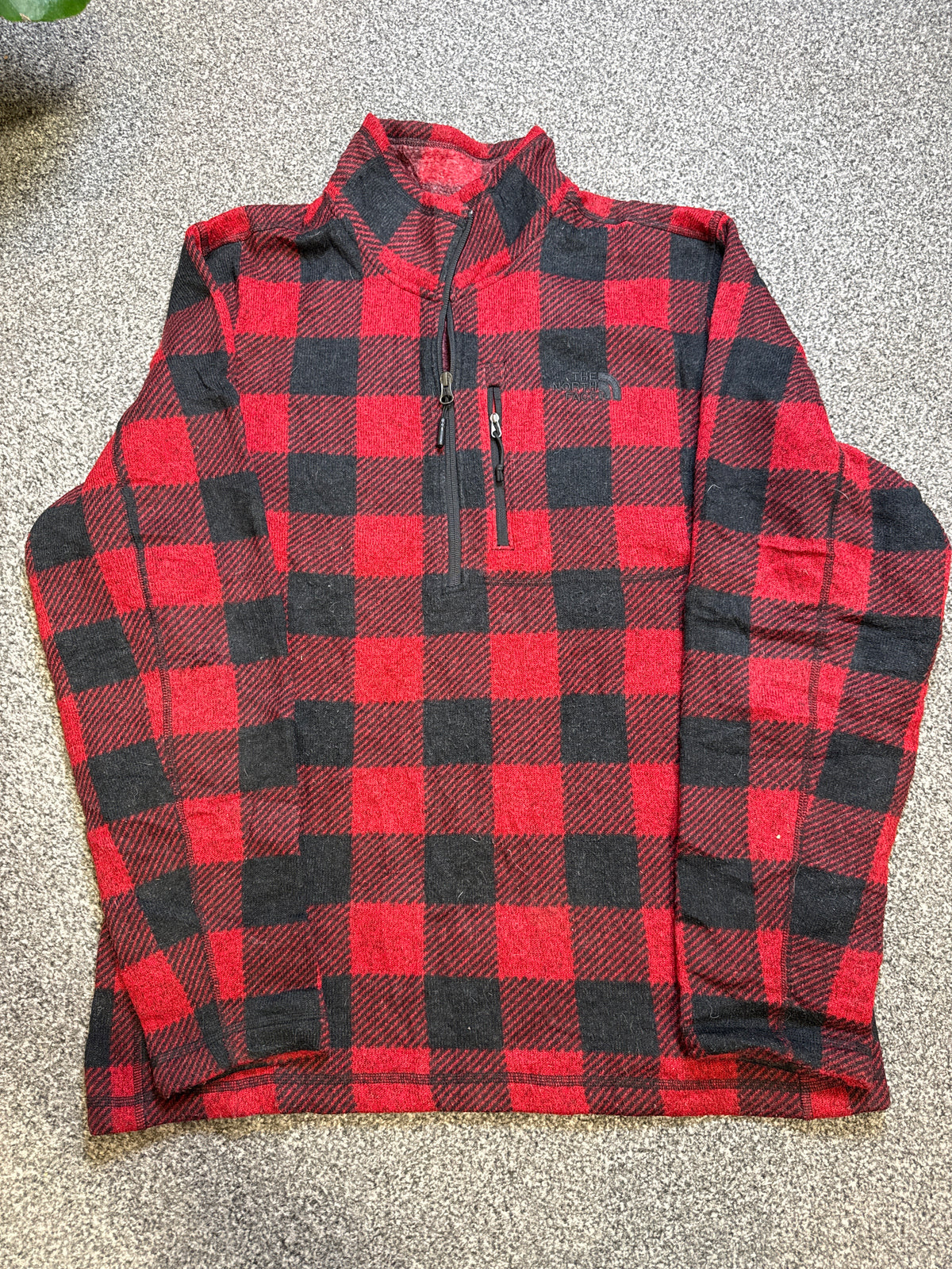 The North Face Men’s 1/4 Zip Pullover – Checkered Lumberjack Style