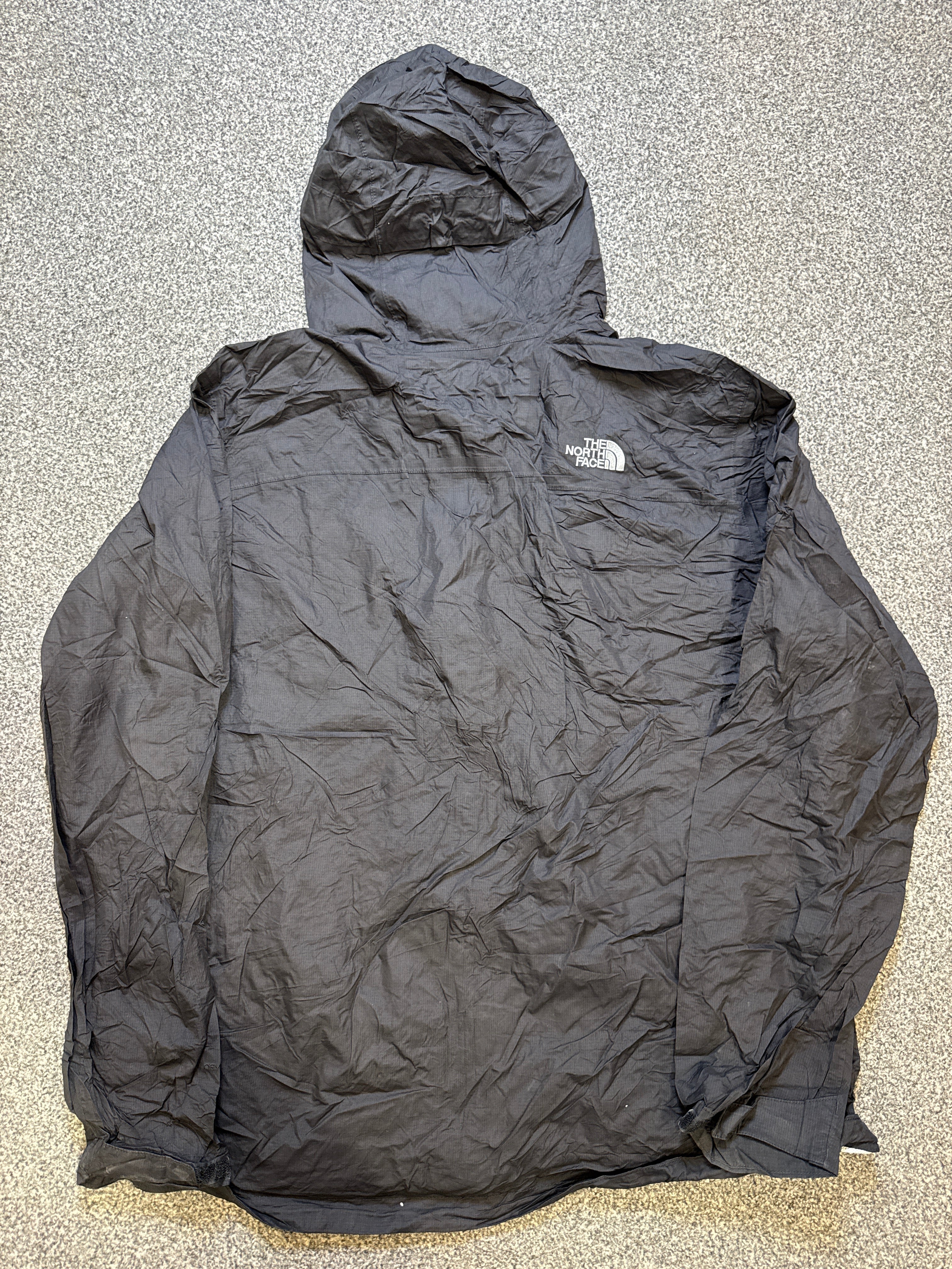 The North Face Men’s Lightweight Nylon Windbreaker Jacket – P547