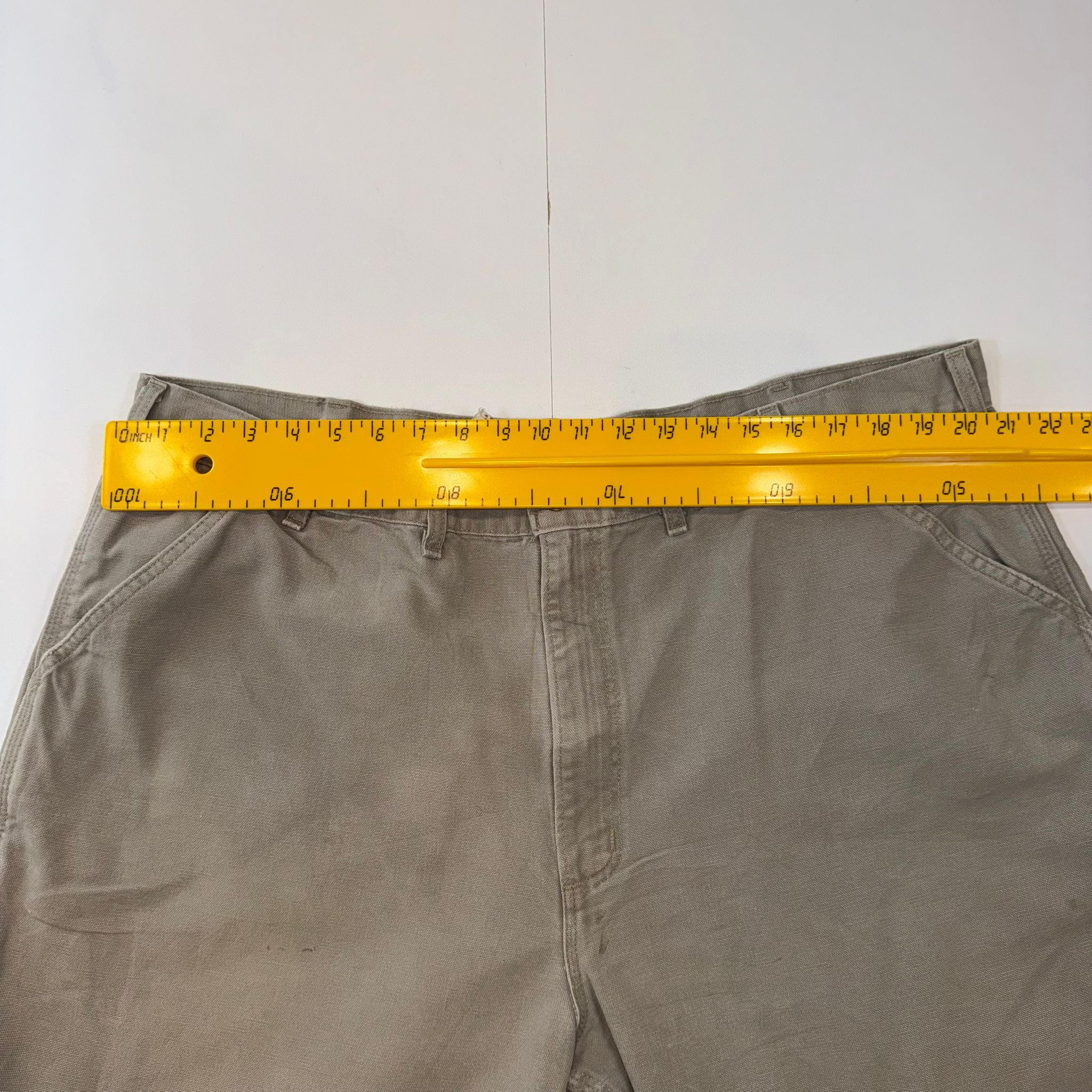Carhartt Dungaree Work Shorts – Beige/Grey – W44 – Made in USA