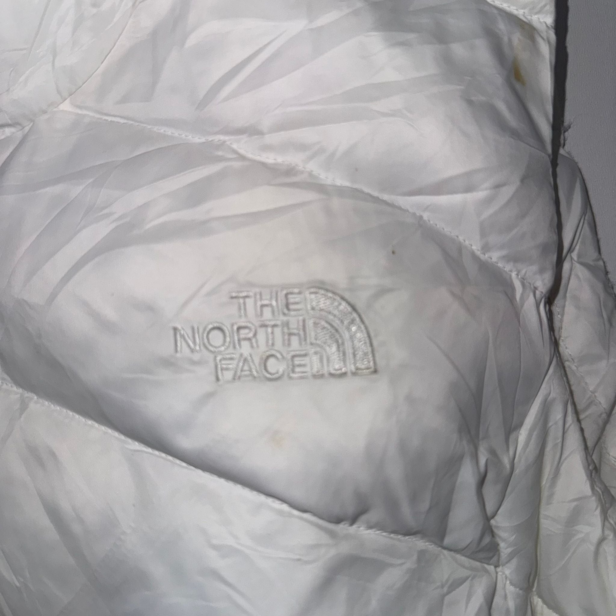 The North Face 550 Fill Down Gilet Vest White Women’s Medium M Sleeveless Puffer Jacket