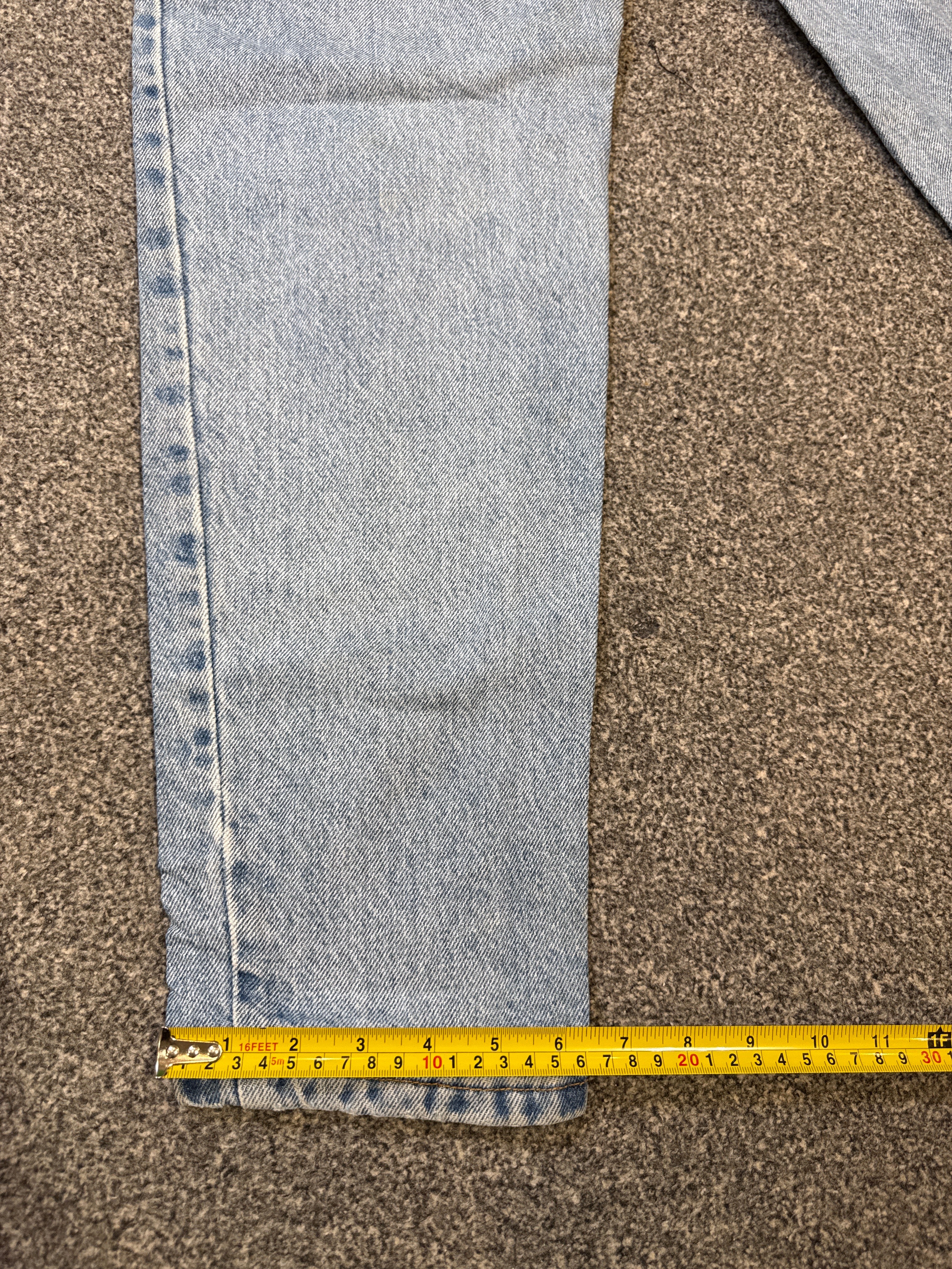 Levi’s Women’s 550 Relaxed Fit Tapered Leg Light Blue Jeans – P435