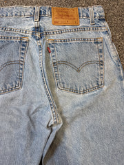 Levi’s Women’s 550 Relaxed Fit Tapered Leg Light Blue Jeans – P435