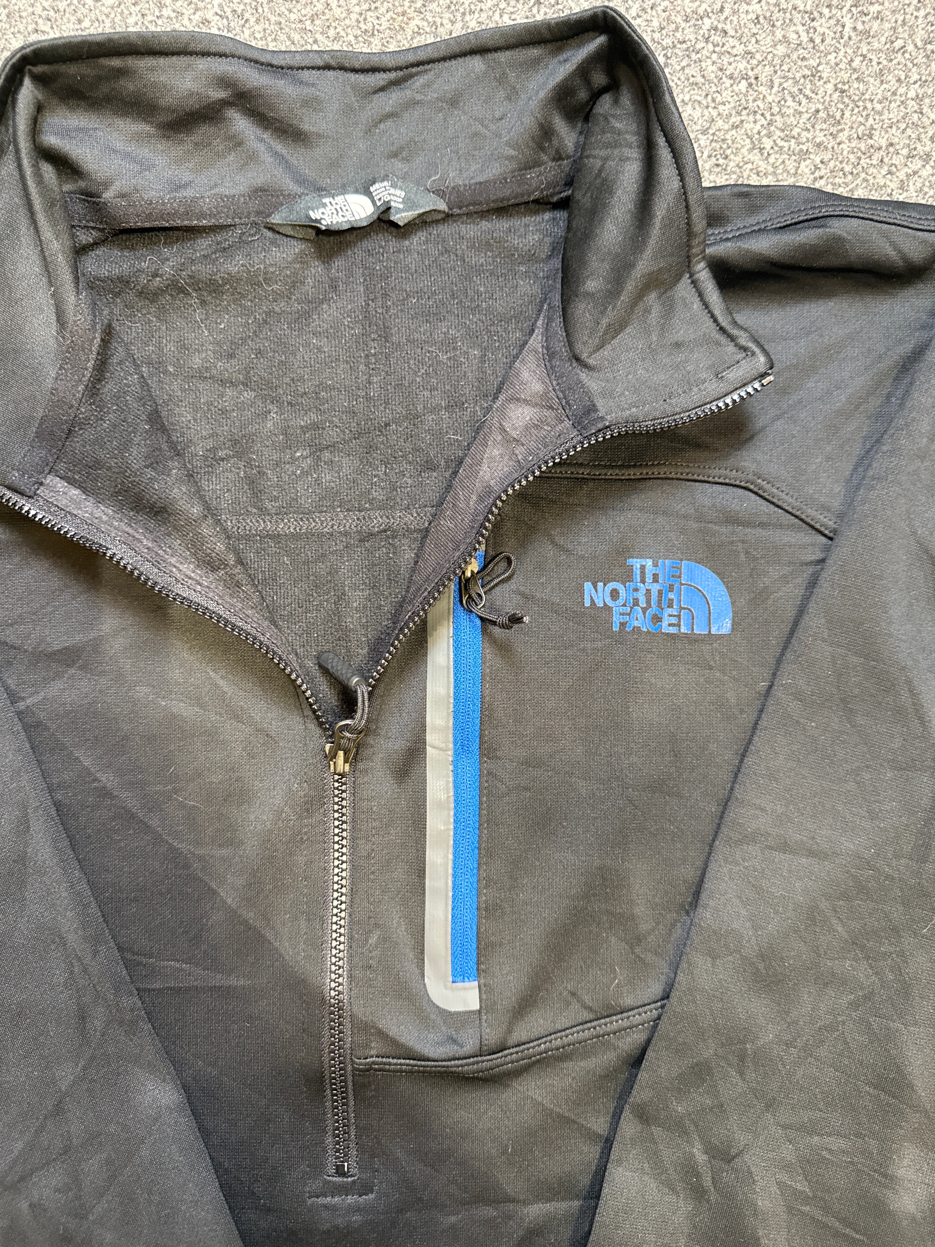 The North Face Men’s Half Zip Pullover – P539