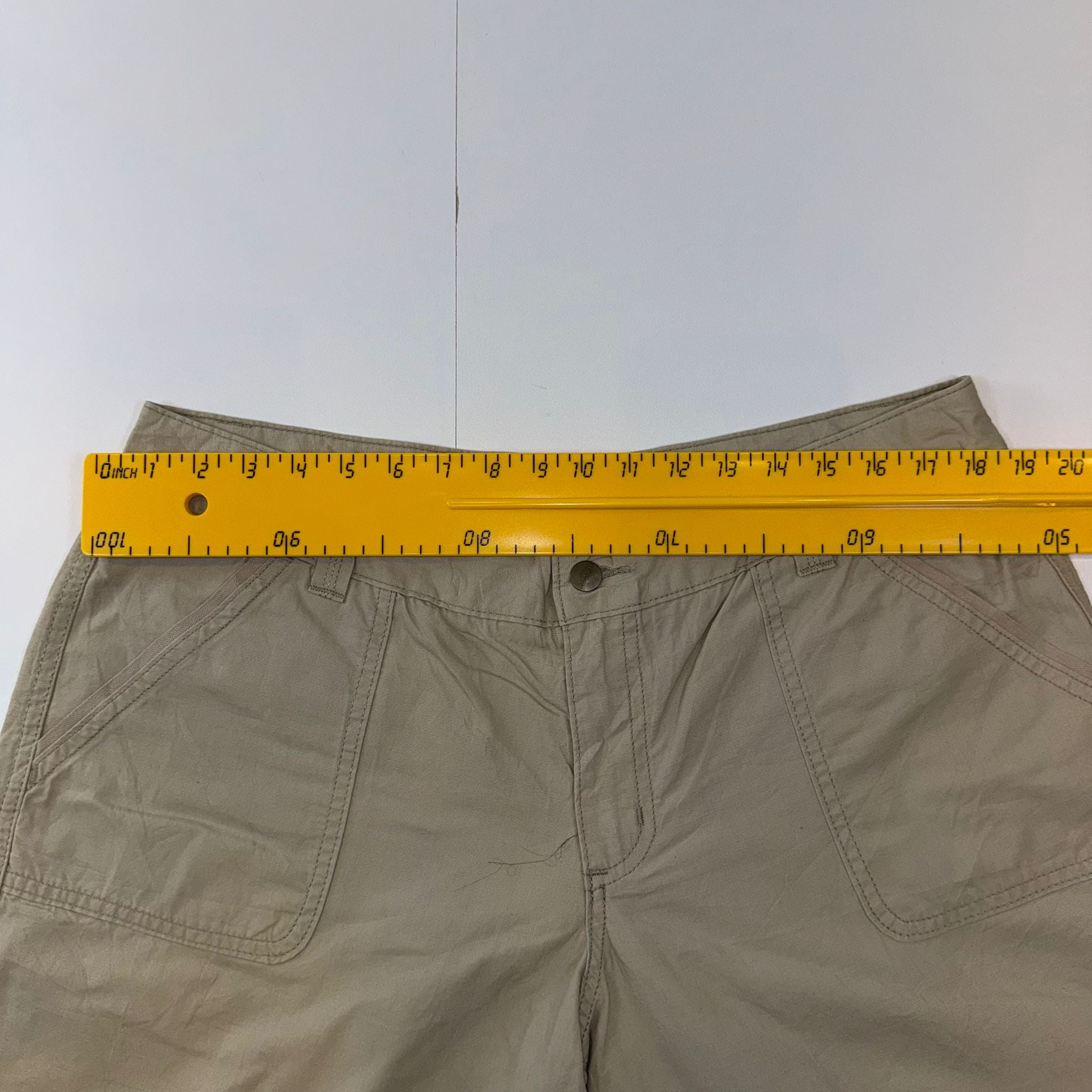 Carhartt Women’s Beige Utility Shorts Size 16 Original Fit Cotton Casual Workwear