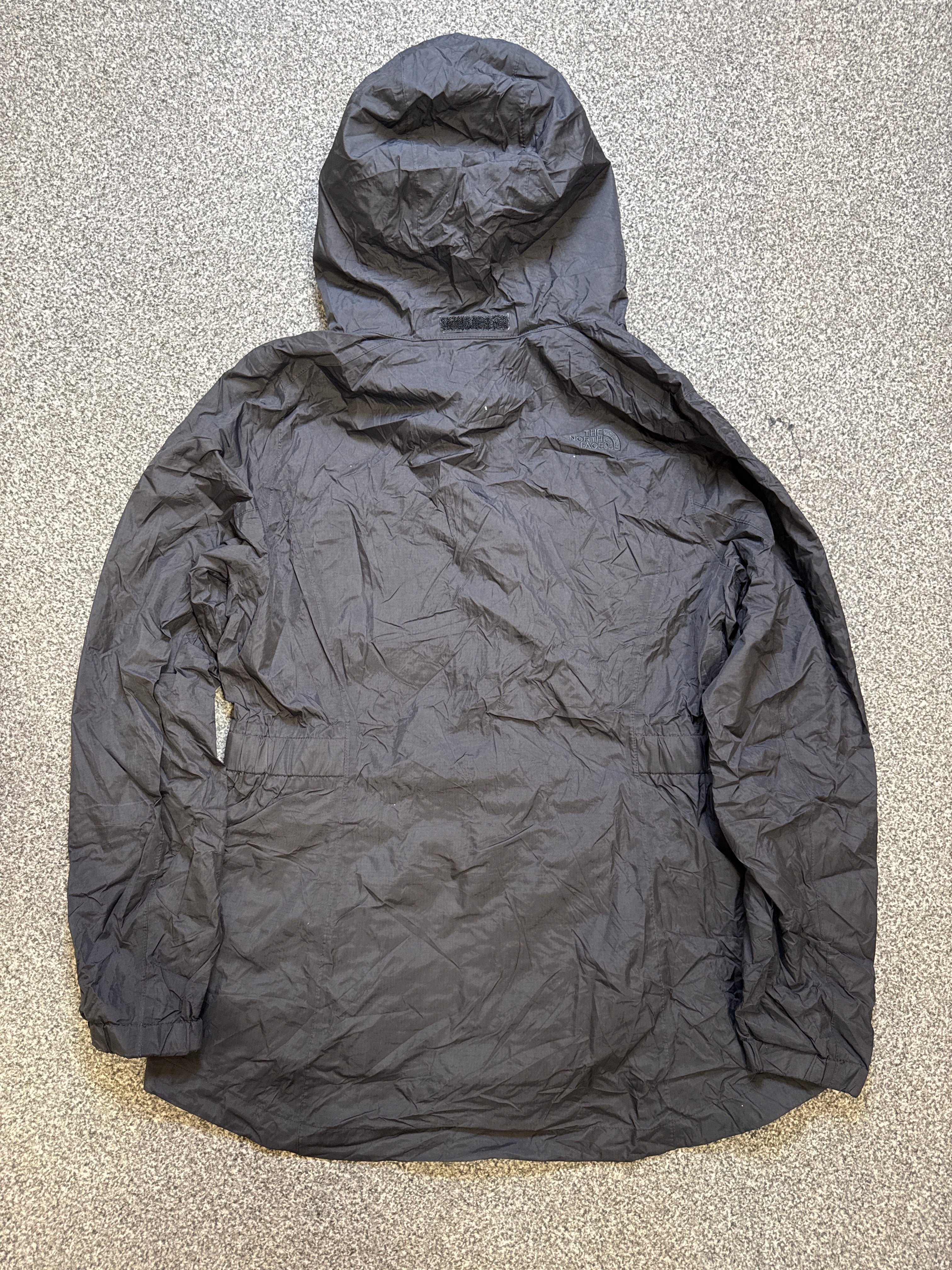 The North Face Women’s Lightweight Black Nylon Jacket – P556