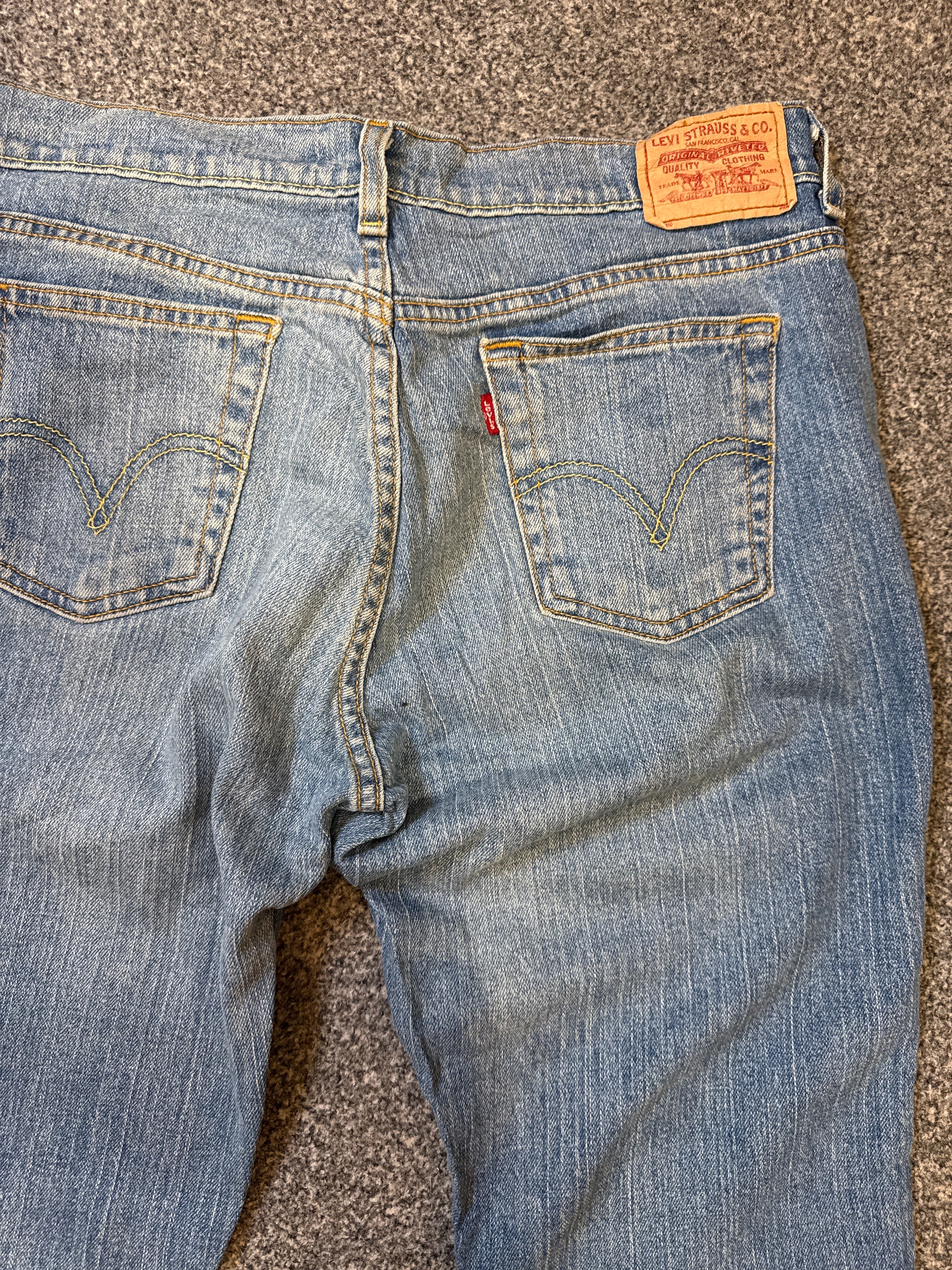 Levi’s Women’s 515 Bootcut Blue Jeans – P415