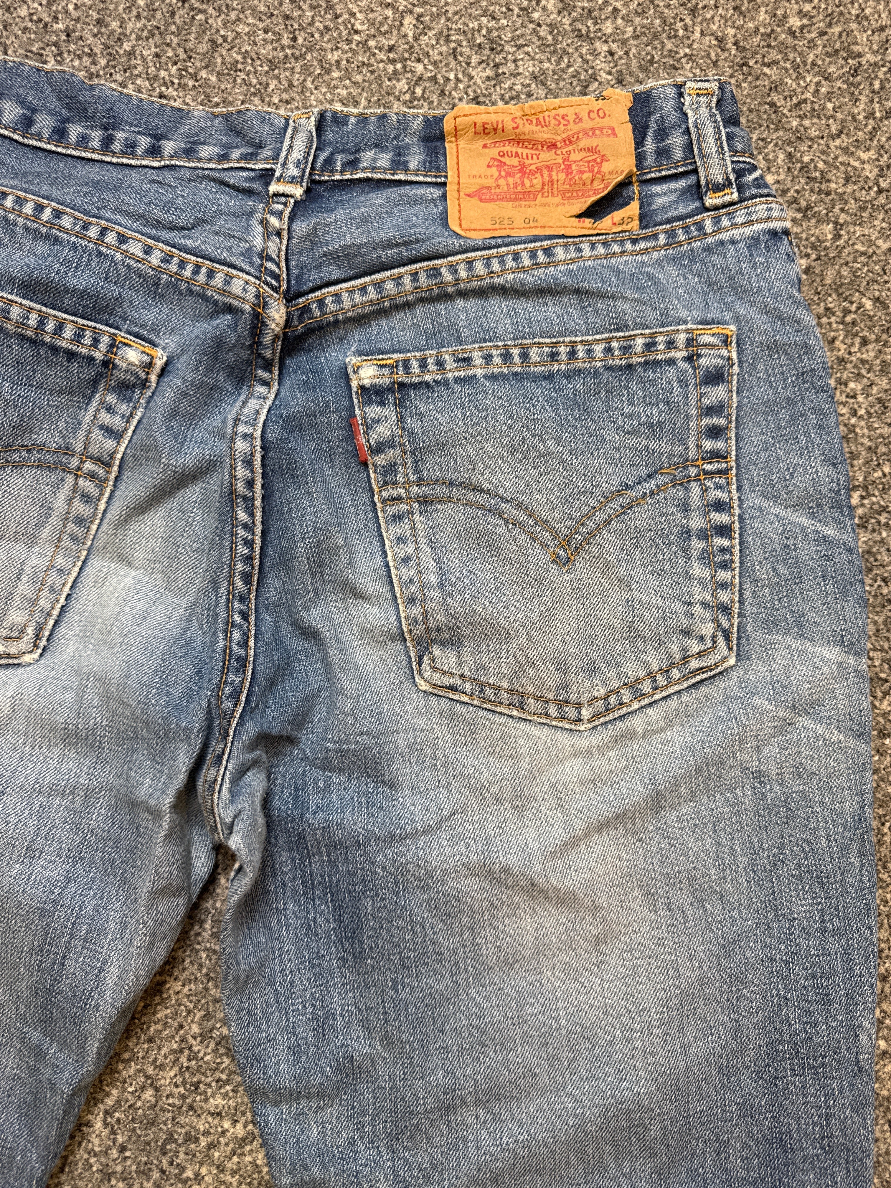 Levi’s Women’s Vintage 525 Blue Faded Bell Bottom Jeans – P398