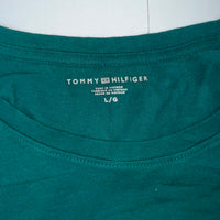 Tommy Hilfiger Crest Logo Graphic T-Shirt – Size L