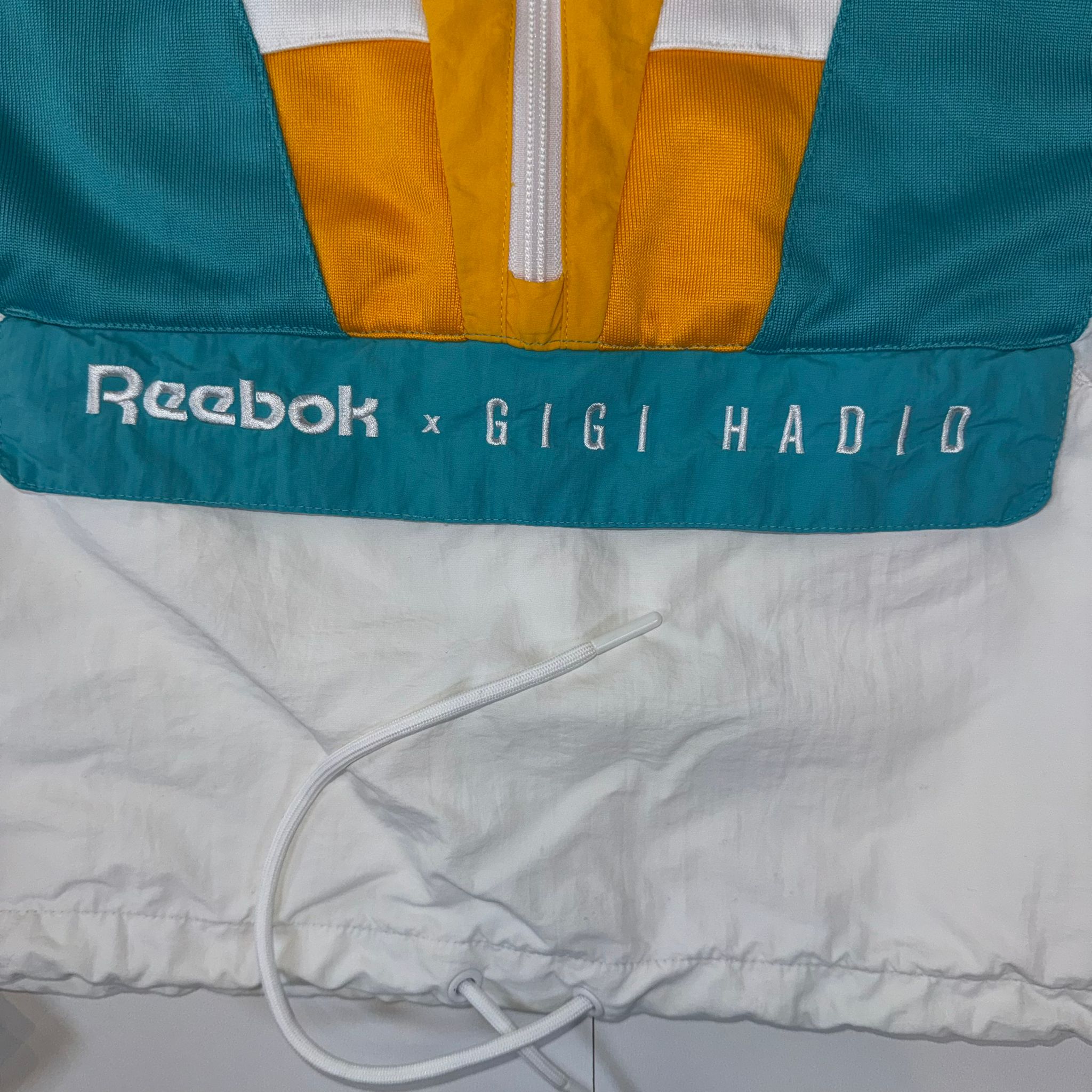 Reebok x Gigi Hadid Cropped Windbreaker Jacket Women’s XS Colorblock Hooded Pullover