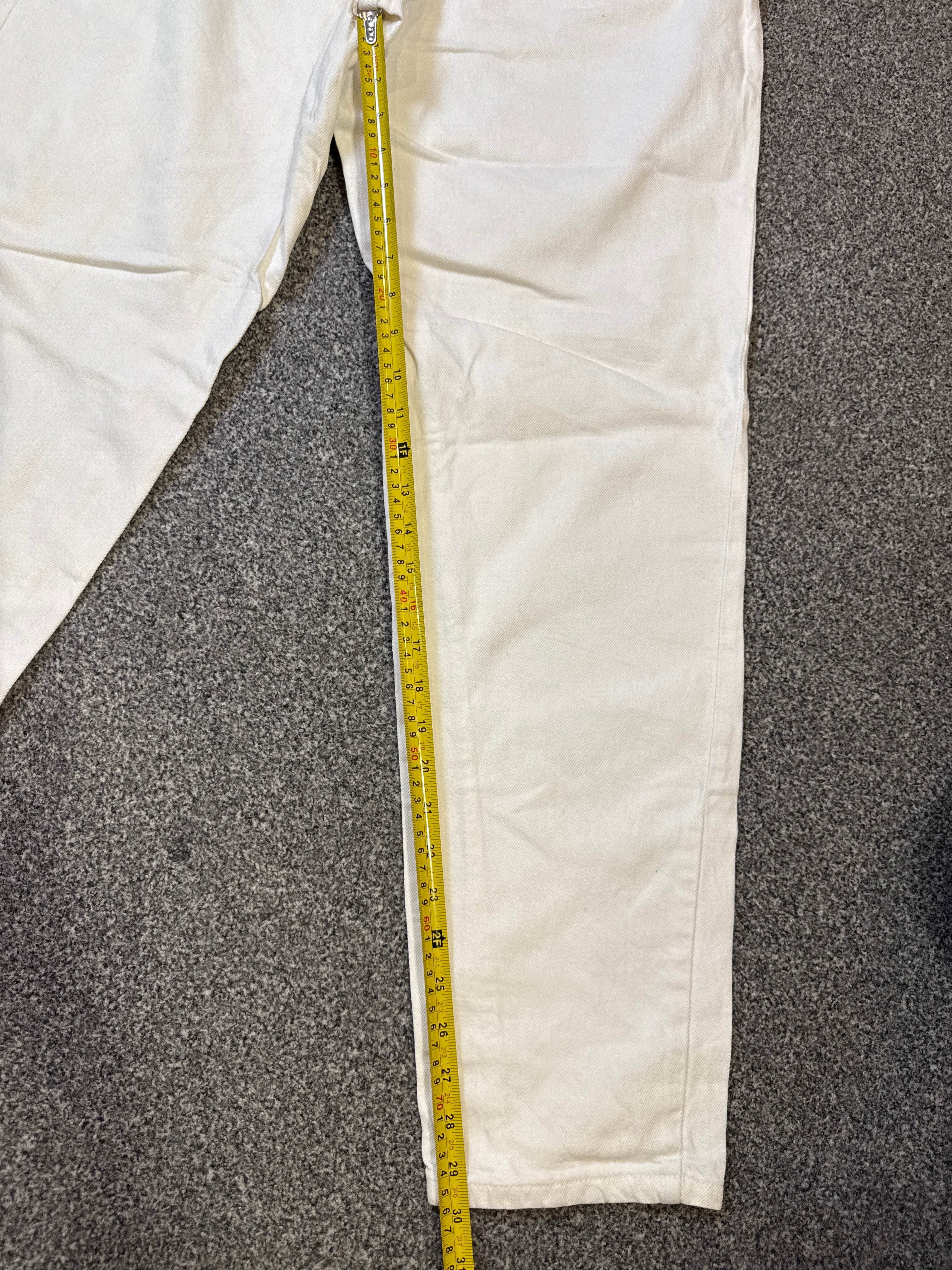 Levi’s Women’s 550 Relaxed Fit Tapered Leg White Jeans – P418