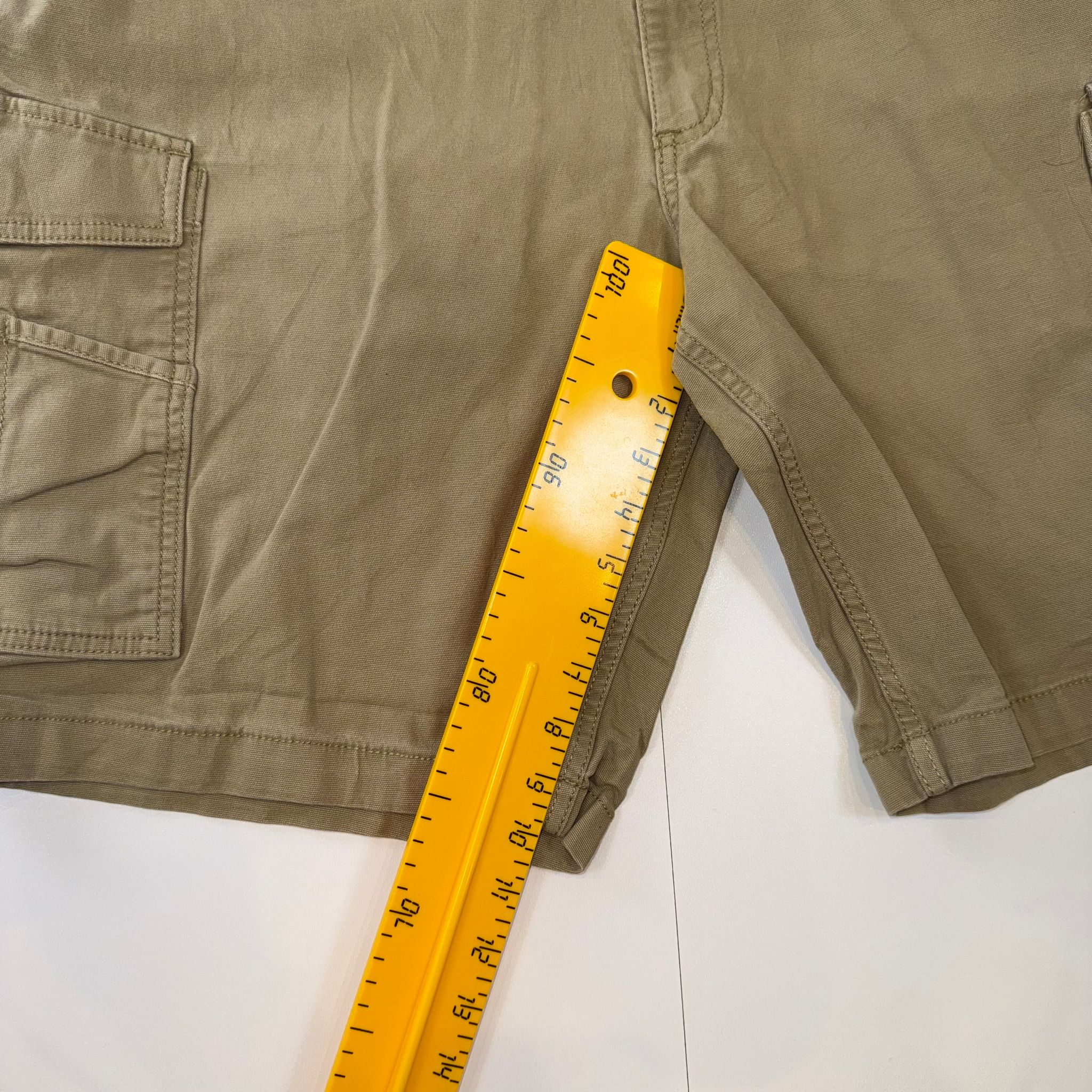 Carhartt Relaxed Fit Cargo Shorts – Khaki Beige – Size 44 Workwear Utility