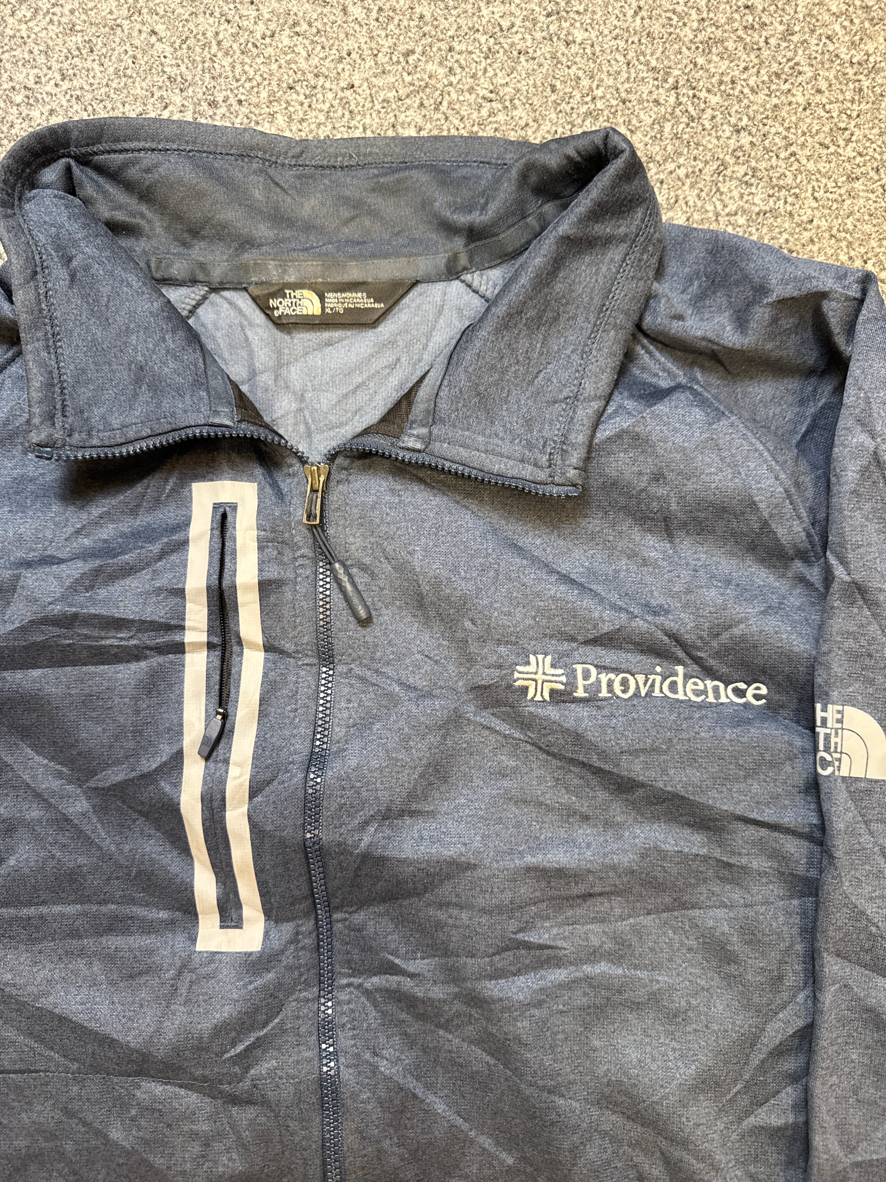 The North Face Men’s Full Zip Nylon Pullover with Fleece Interior – P541