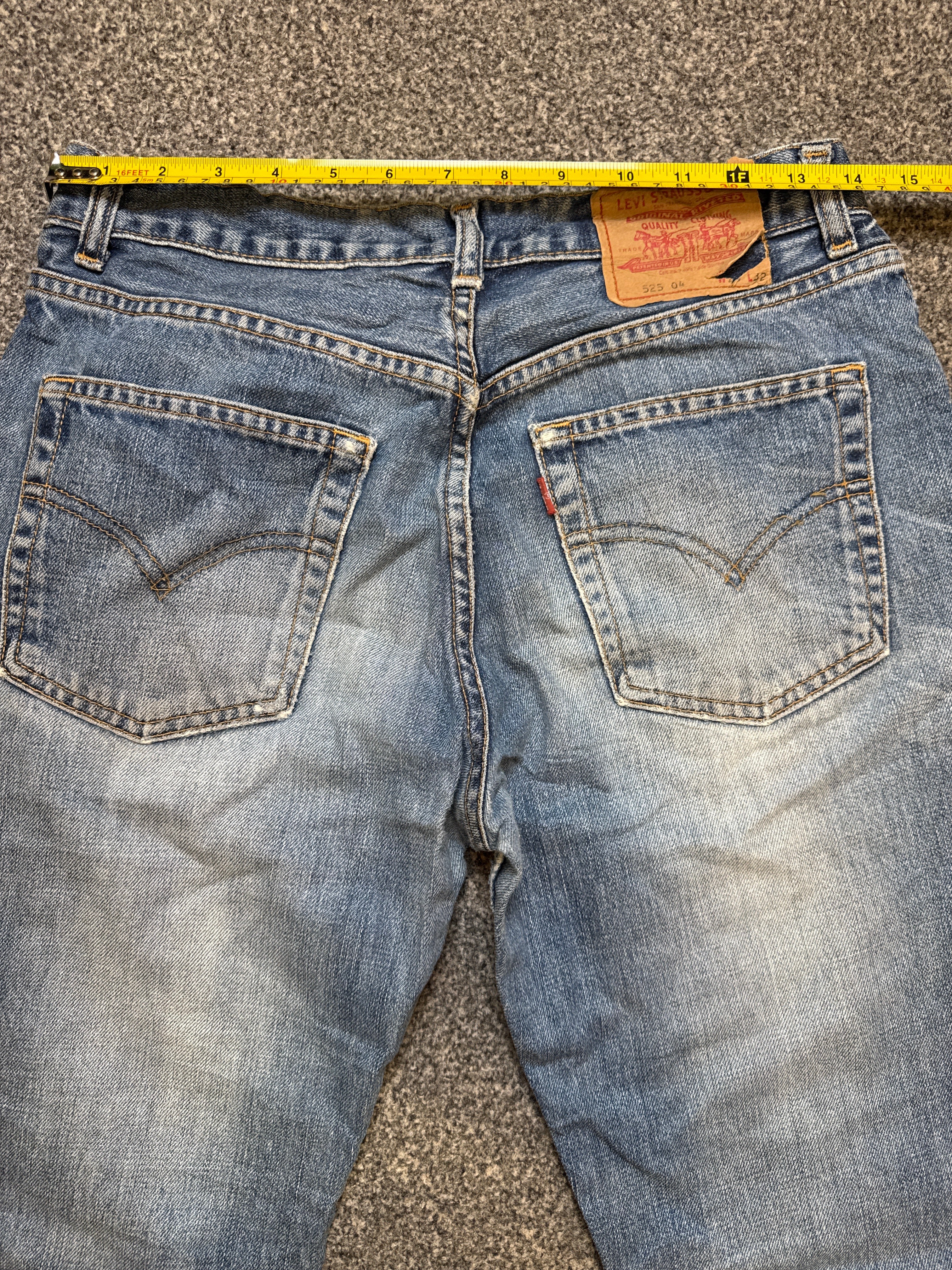 Levi’s Women’s Vintage 525 Blue Faded Bell Bottom Jeans – P398