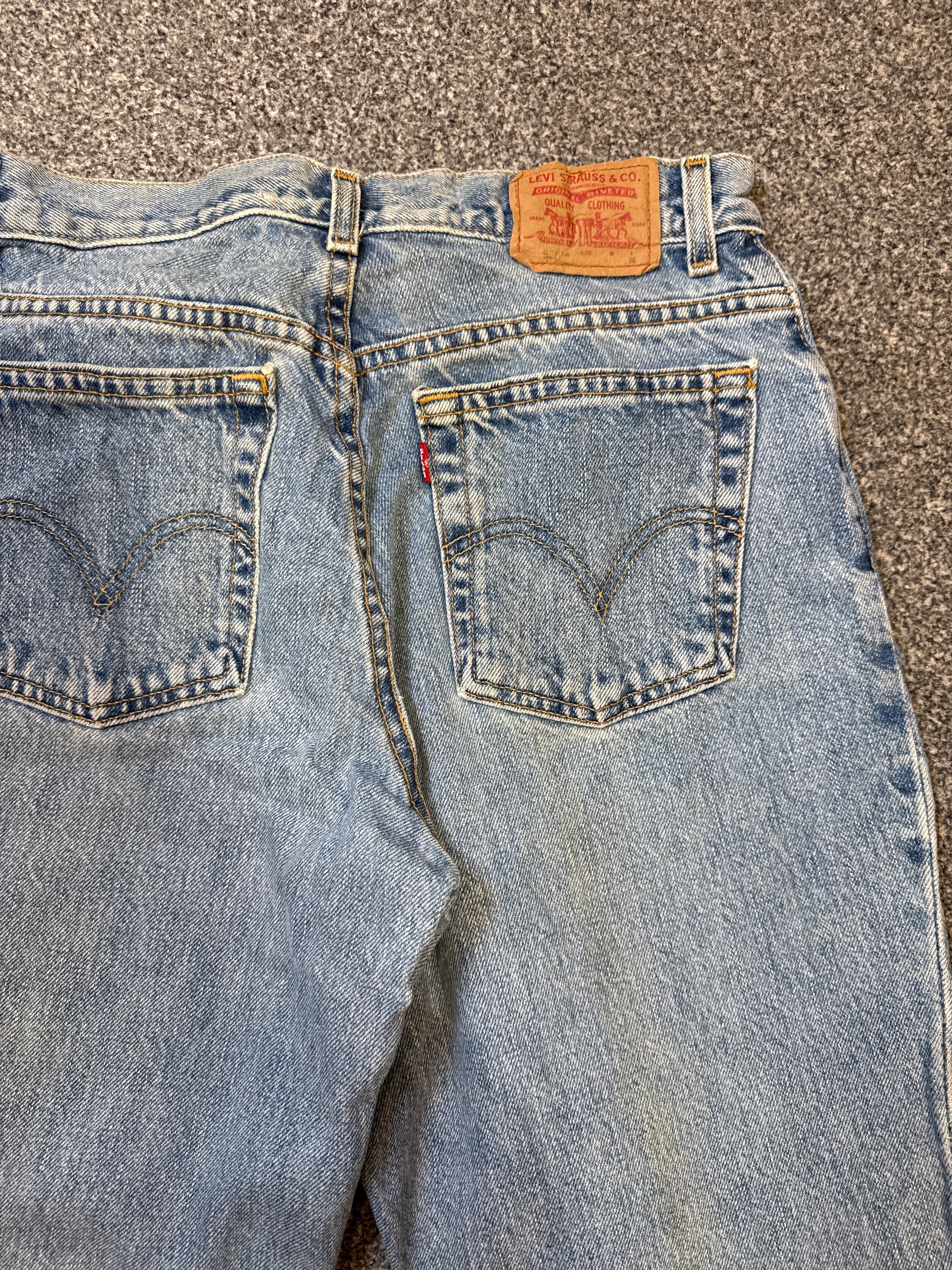 Levi’s Women’s 550 Classic Relaxed Fit Tapered Leg Jeans – P414