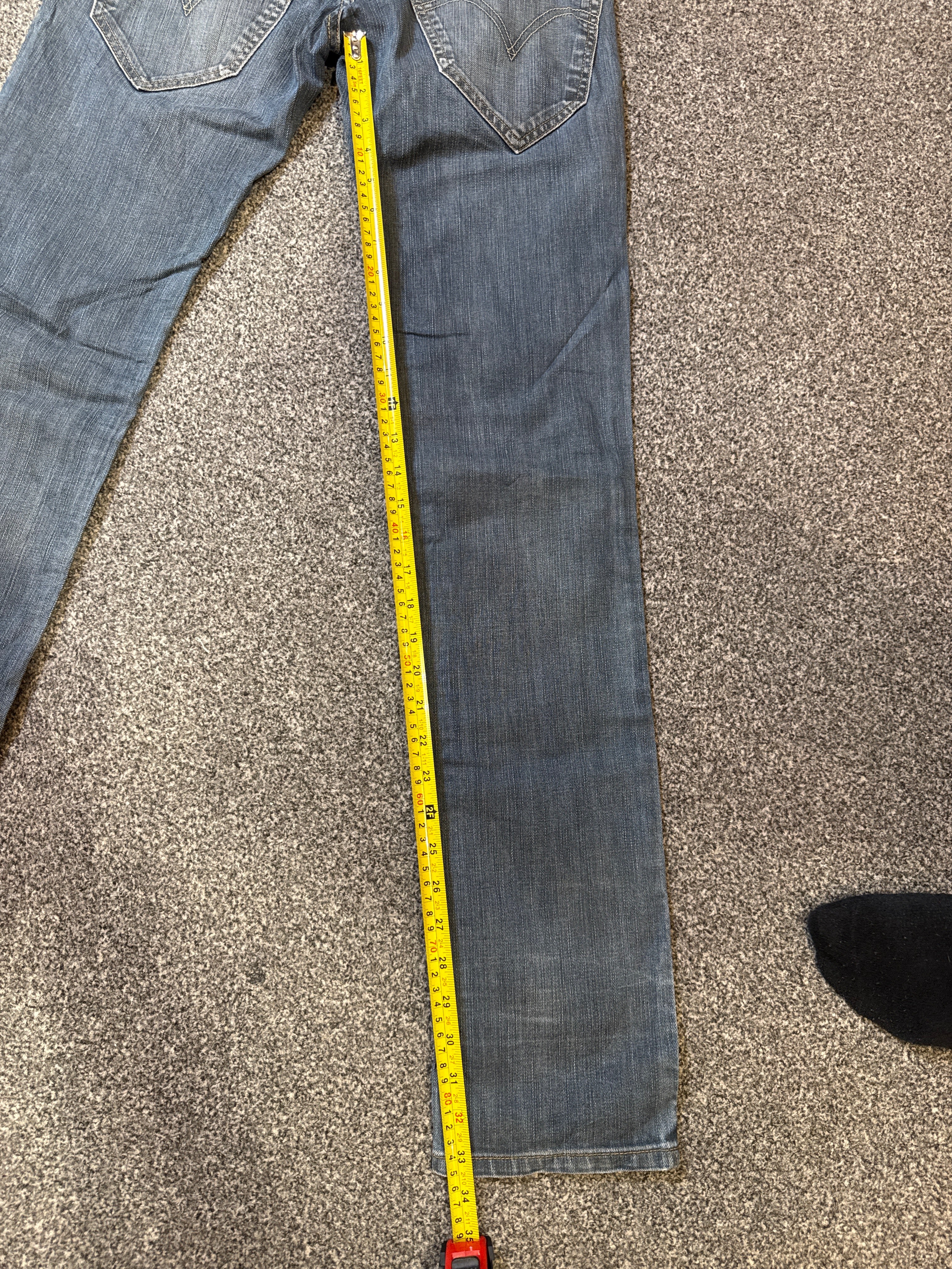 Levi’s 513 Women’s Skinny Jeans with Zipper Pockets – P413