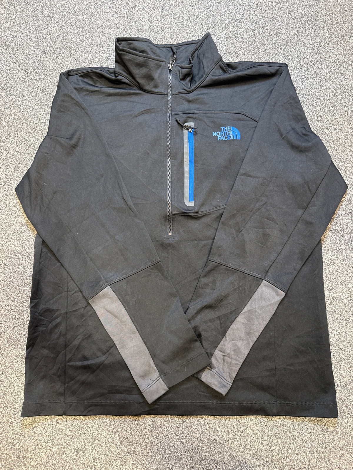 The North Face Men’s Half Zip Pullover – P539