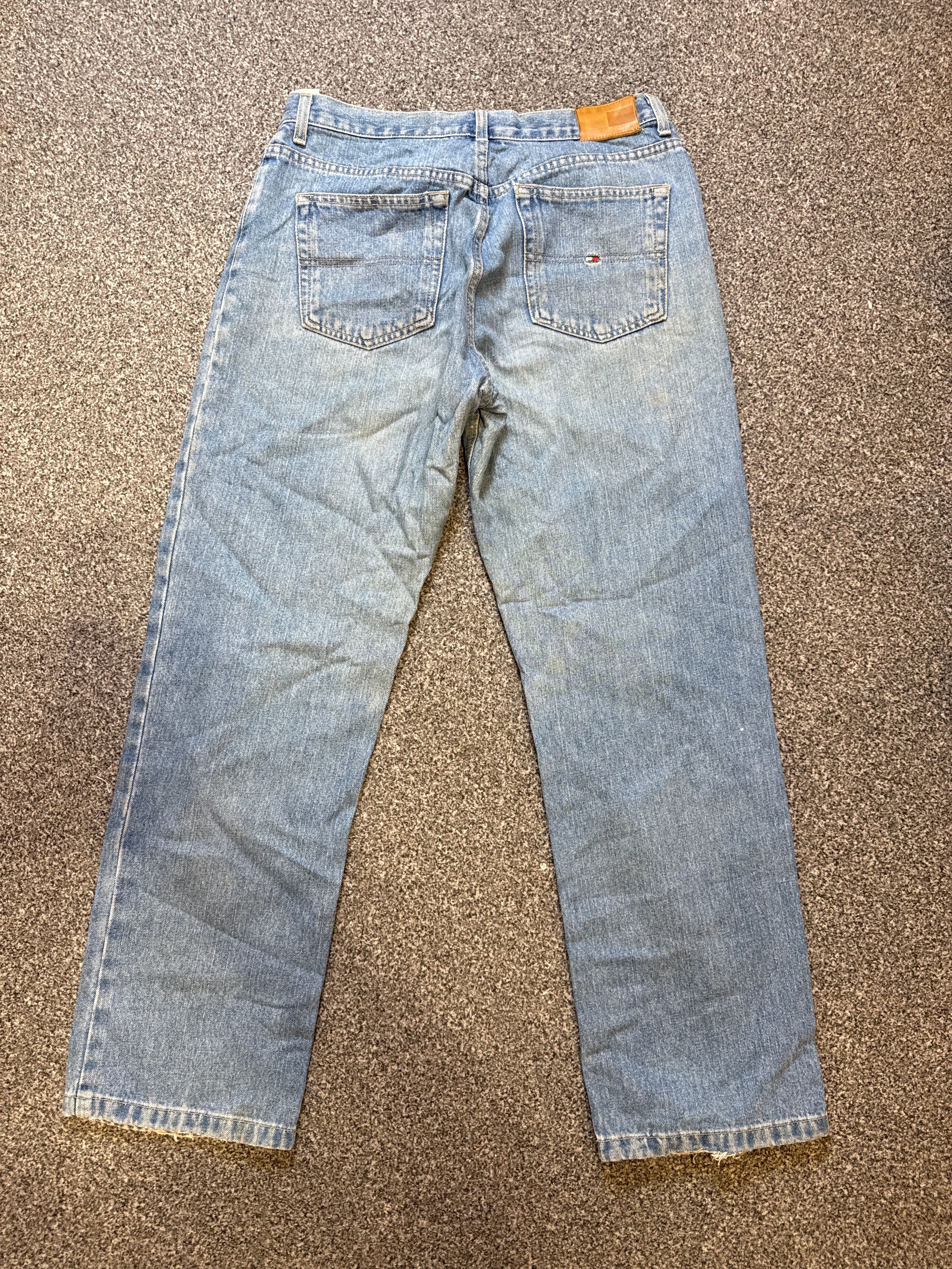 Tommy Hilfiger Women’s Light Blue Fade Jeans – P388