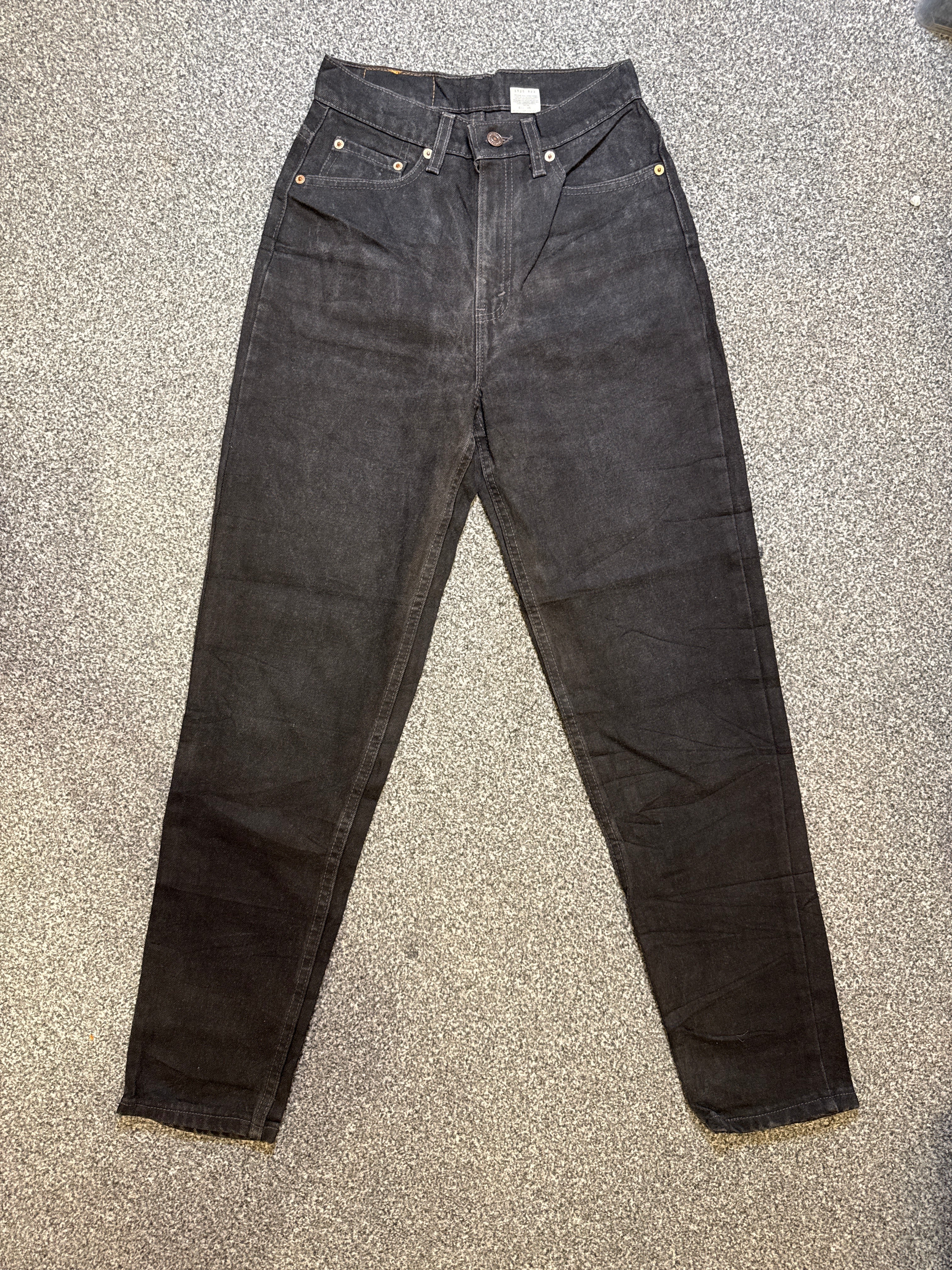 Levi’s Women’s 512 Slim Fit Tapered Leg Black Jeans – P392