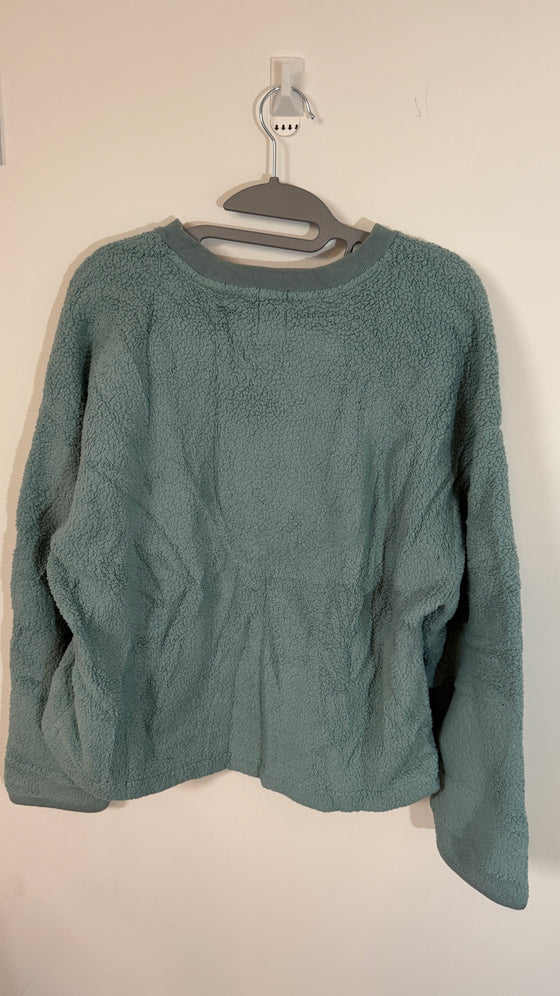 NWT GAP Pullover Fluffy Fleece With Kangaroo Pocket