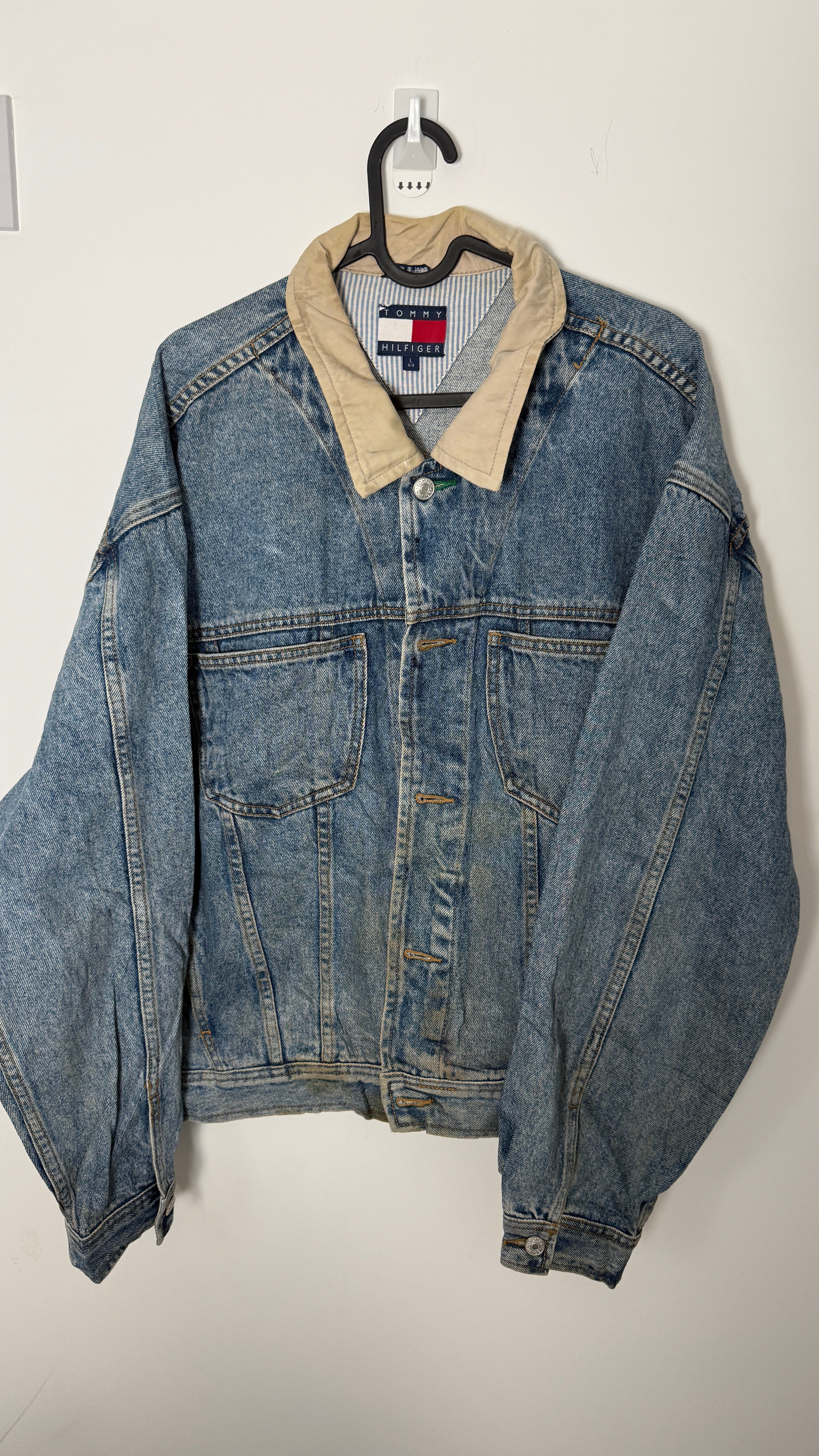 Vinatge White UK Tommy Hilfiger Denim Jacket with Tan Collar
