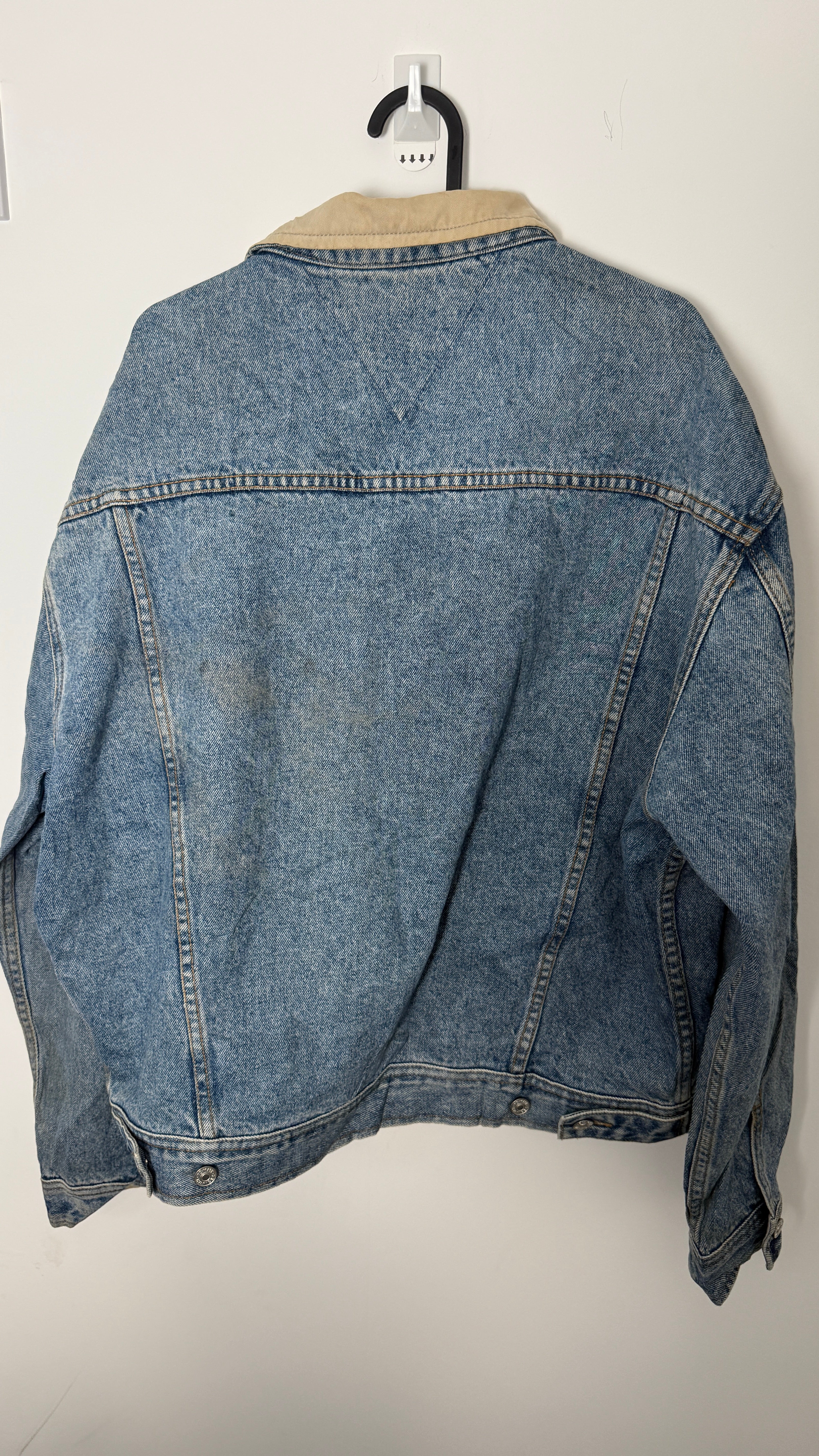 Vinatge White UK Tommy Hilfiger Denim Jacket with Tan Collar