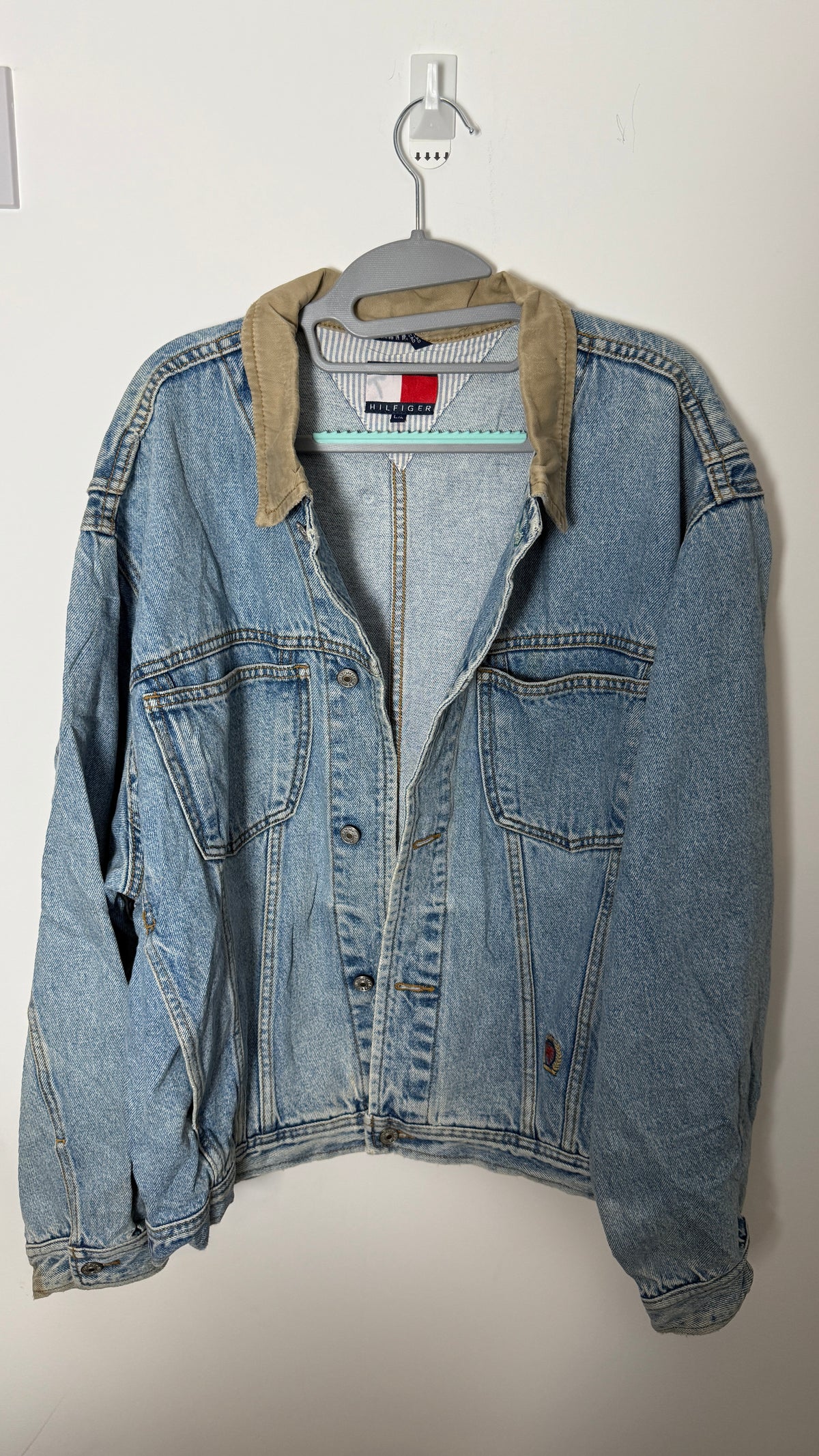 Vinatge y2k Tommy Hilfiger Denim Jacket Trucker Distressed Jeans