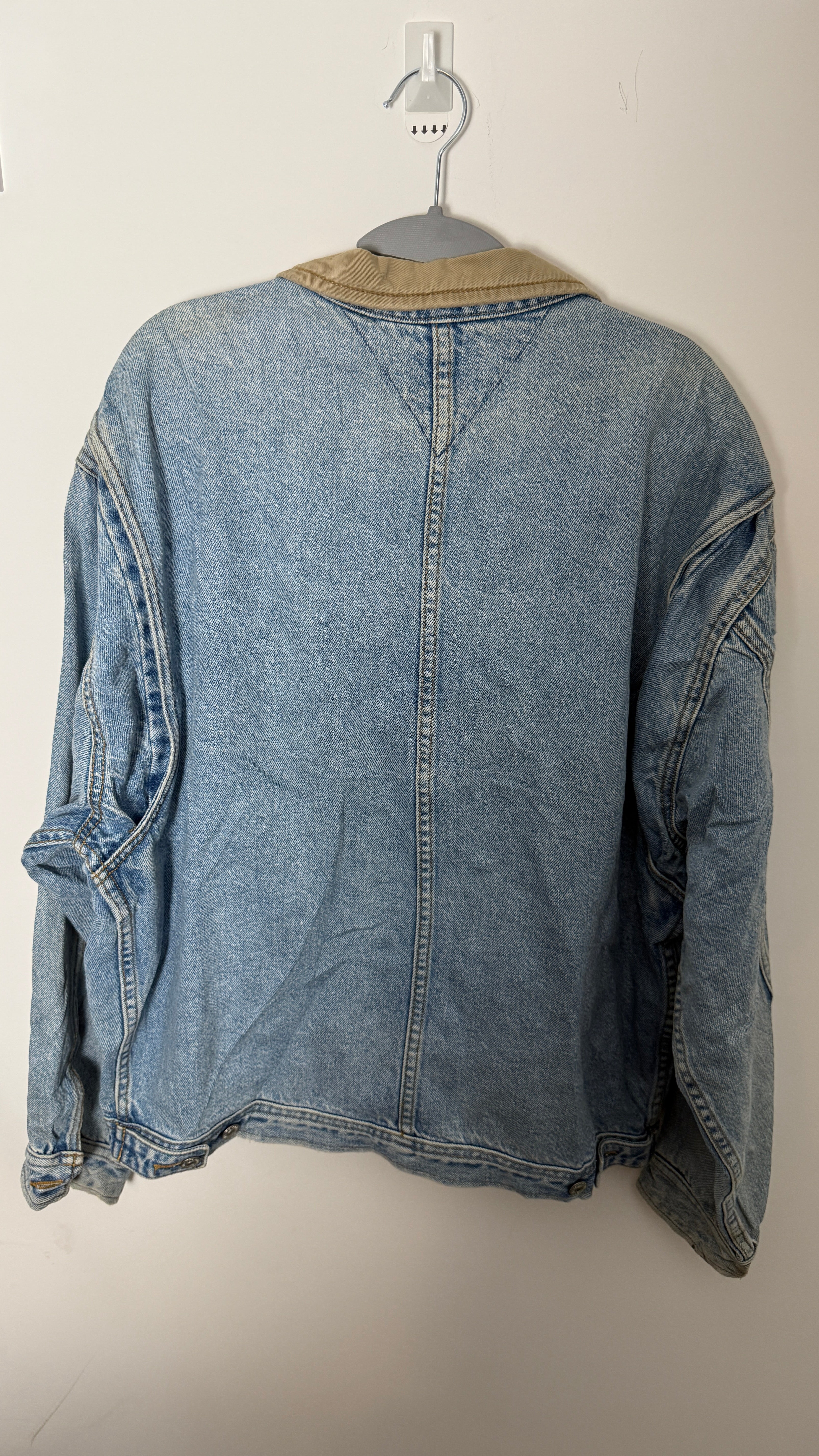 Vinatge y2k Tommy Hilfiger Denim Jacket Trucker Distressed Jeans