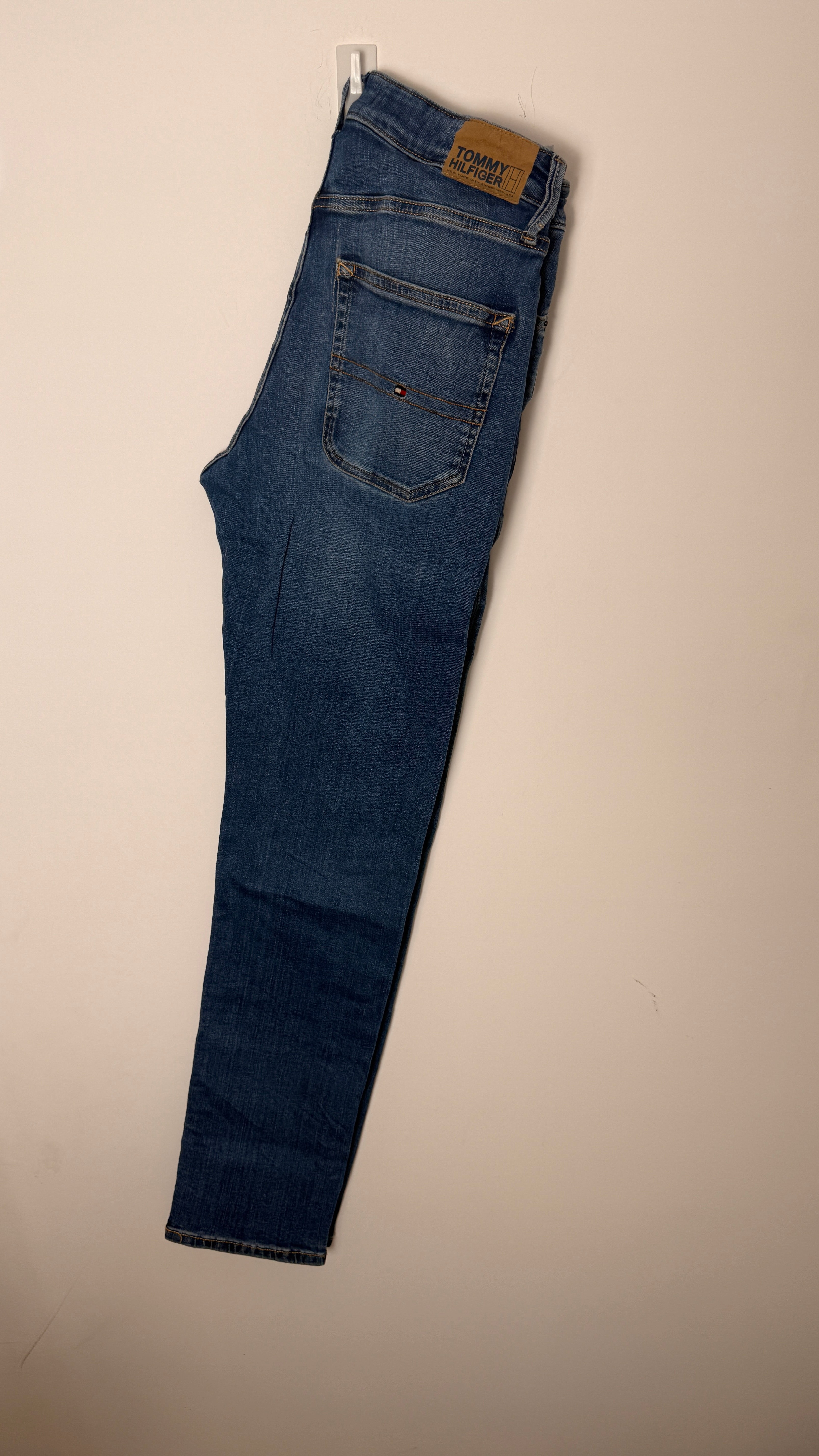 Tommy Hilfiger Blue Jeans — Children’s Modern Straight Mid-Blue