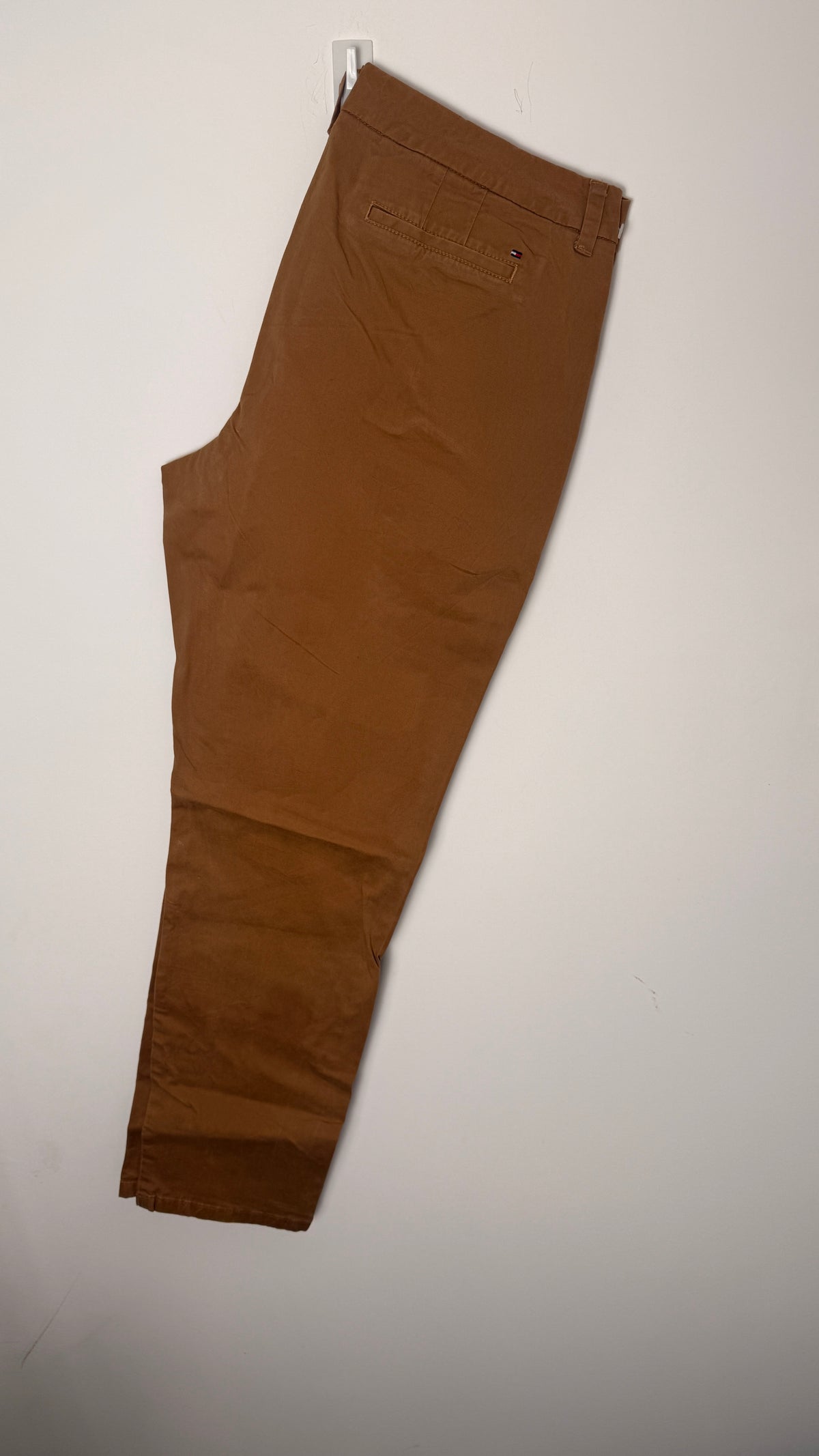 Tommy Hilfiger Hampton Stretch Slim Chinos — Cognac Brown