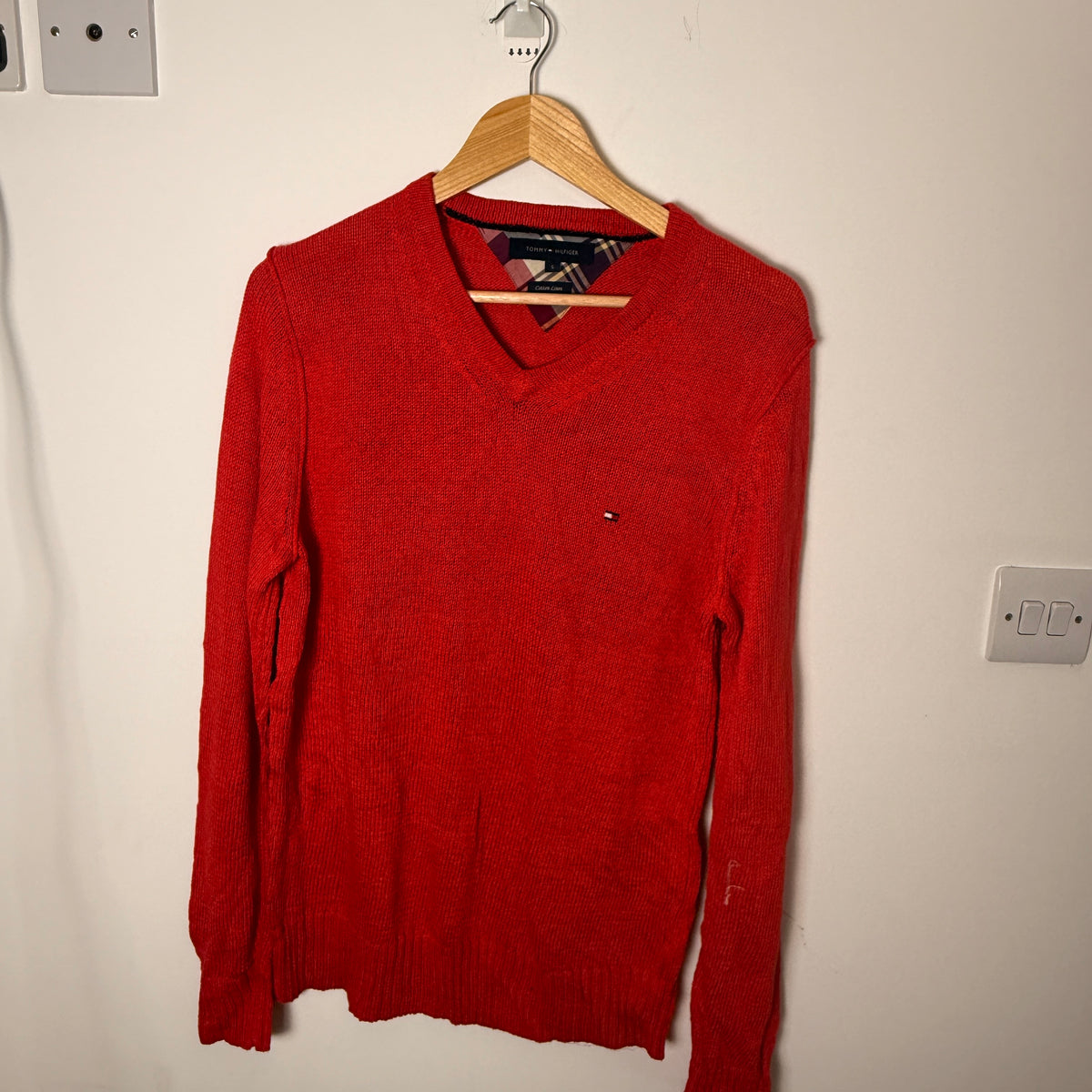 Tommy Hilfiger Red Knitted Cotton Linen V-Neck Jumper