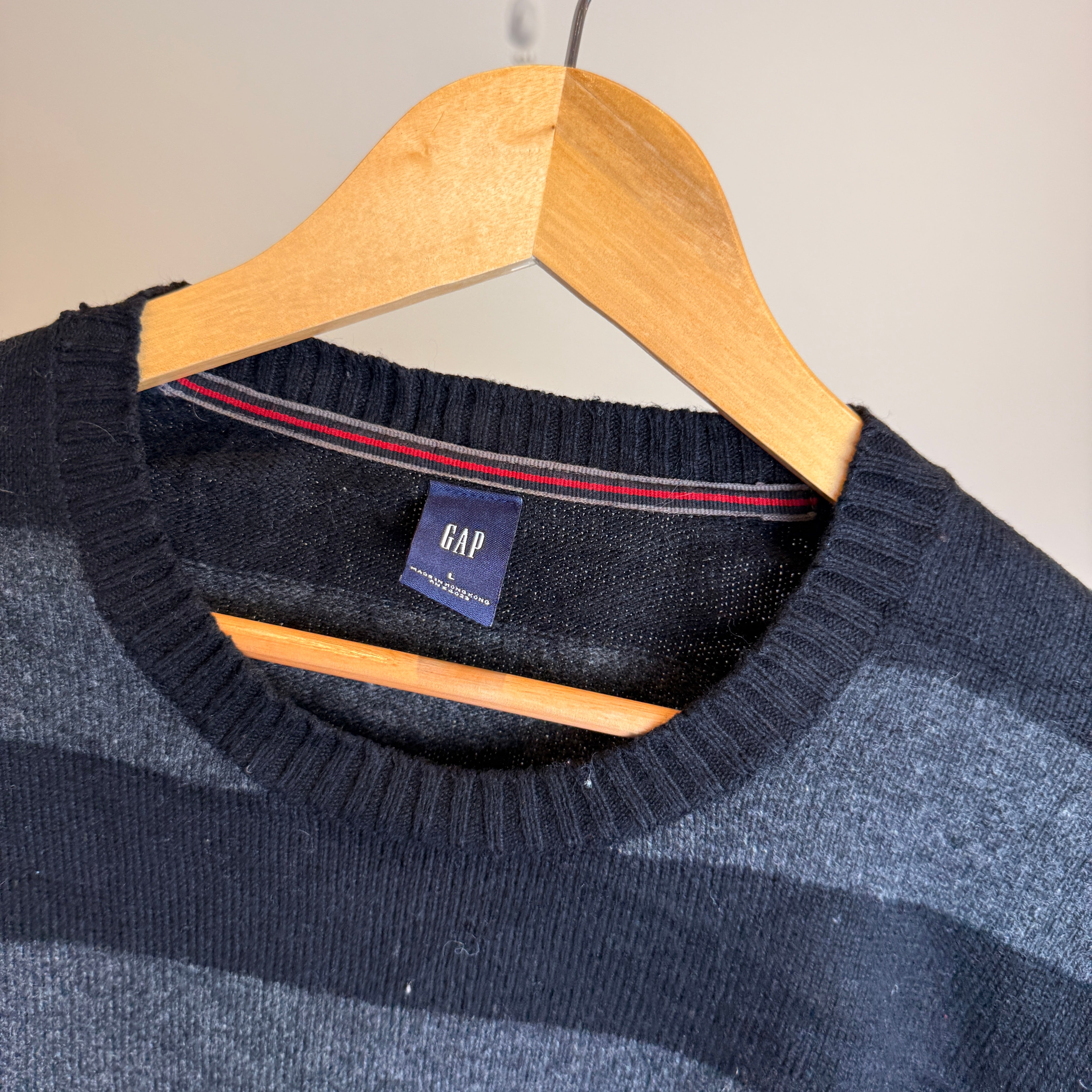 GAP Men’s Striped Crewneck Jumper – P640